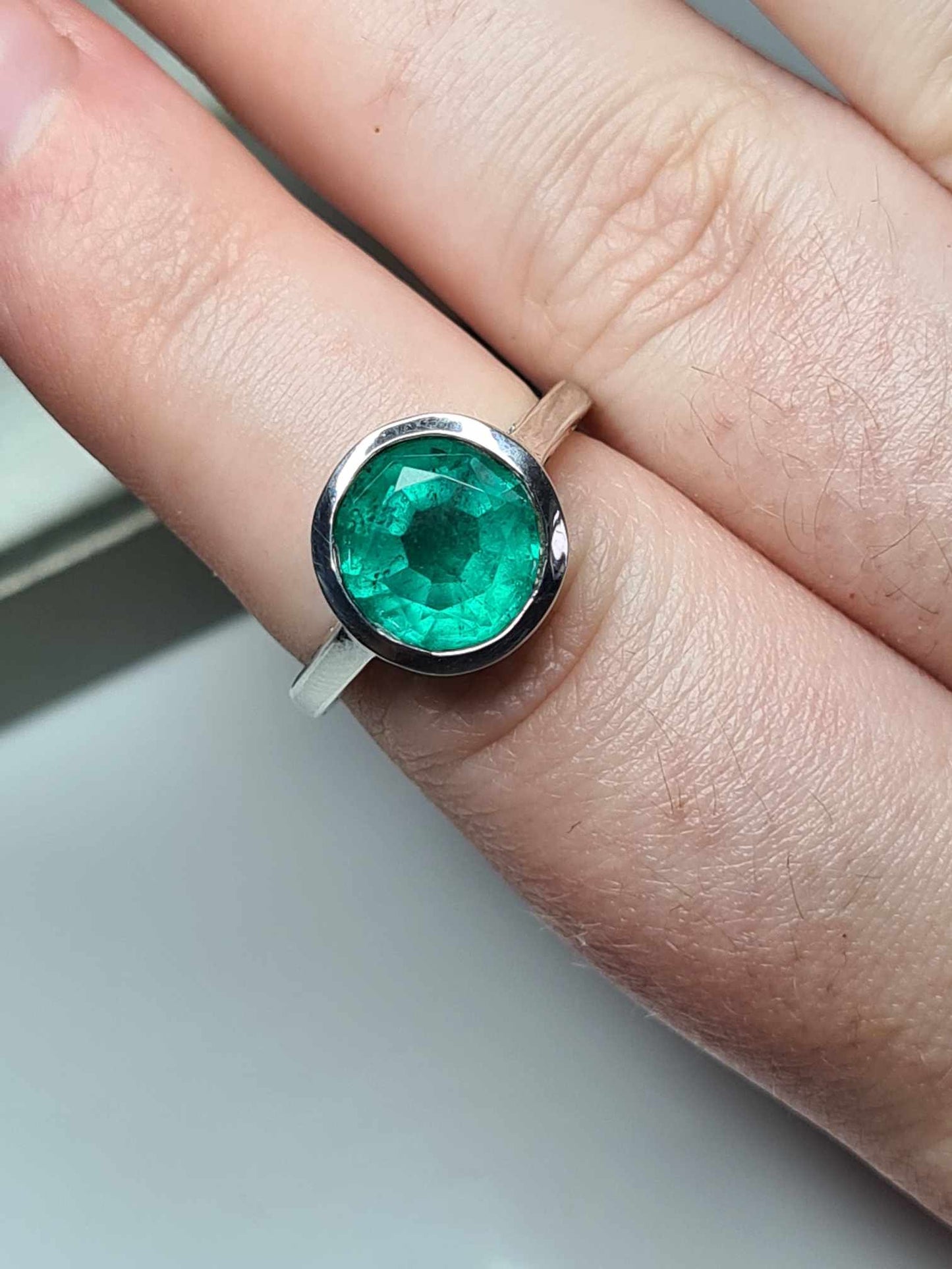 4ct Emeraldine Quartz Solitaire Ring in Platinum Overlay 925 Sterling Silver SIZE N