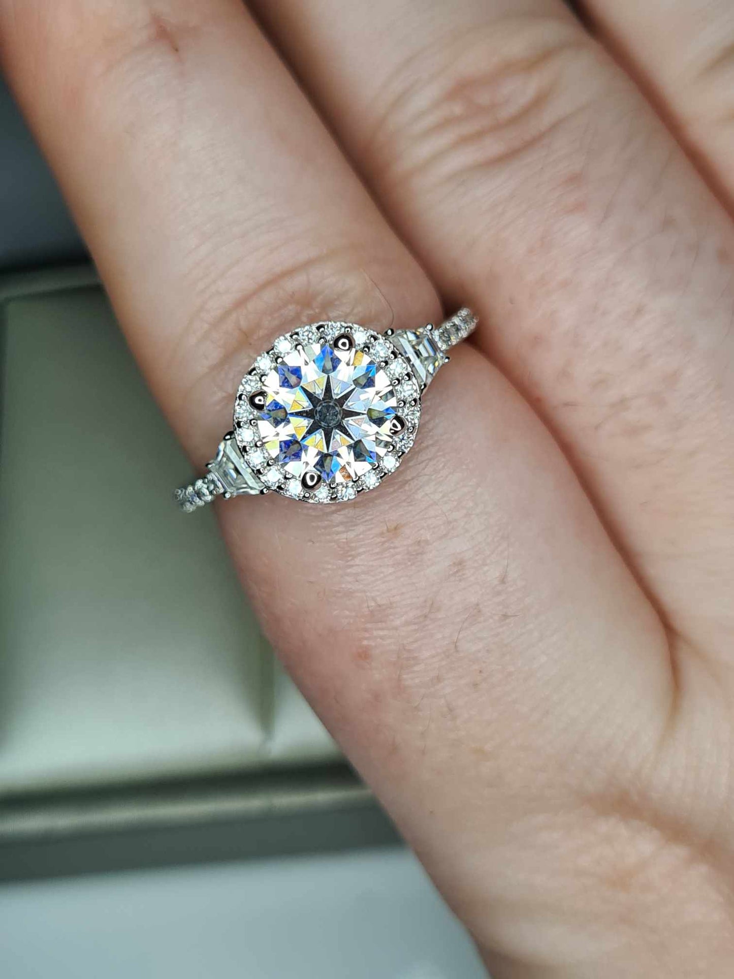 2.60ct Moissanite Ring in 925 Sterling Silver with Rhodium Overlay SIZE R