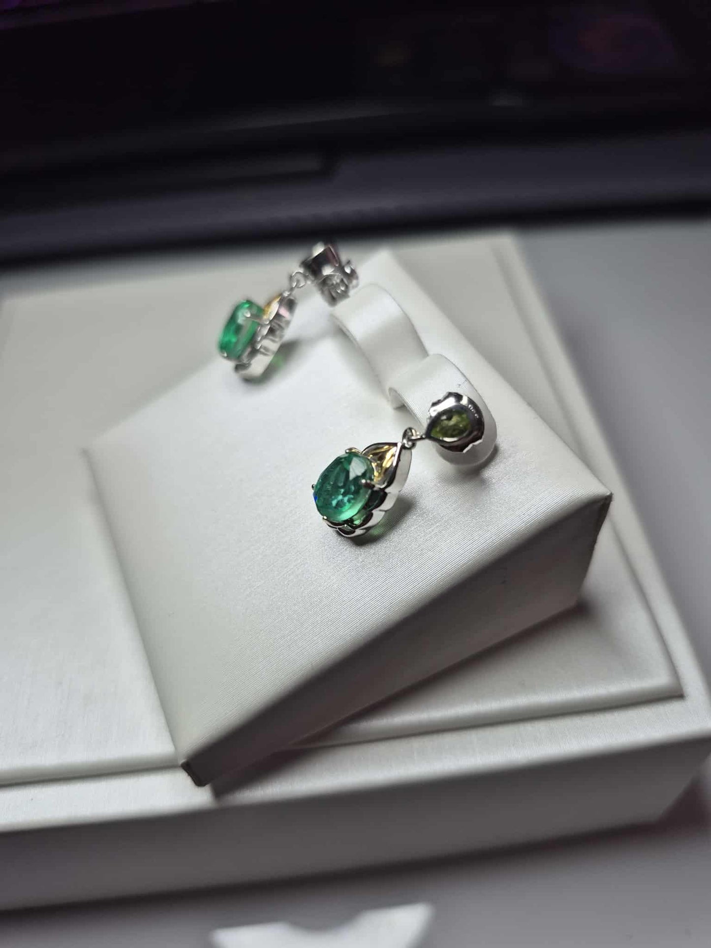 3.26ct Peacock Triplet Quartz & Peridot Dangling Earrings 925 Sterling Silver