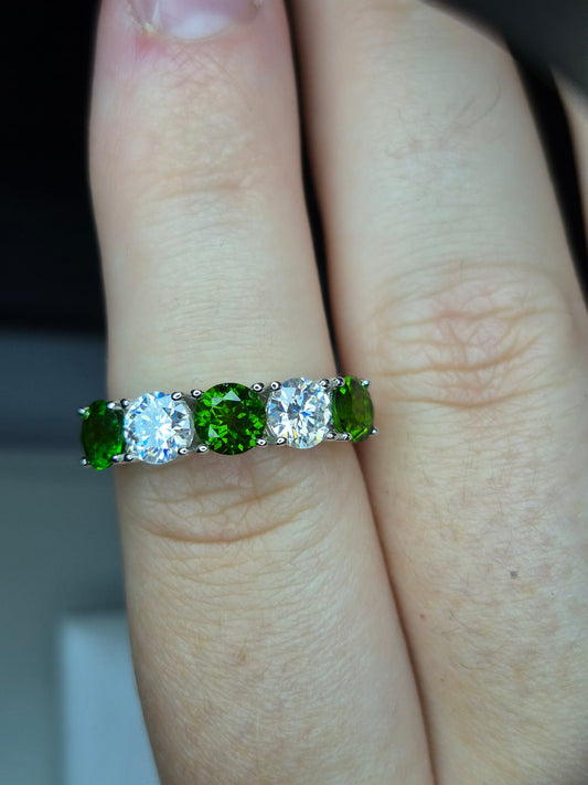 5 Stone Natural Chrome Diopside & Moissanite 5 Stone Ring in 925 Sterling Silver SIZE N