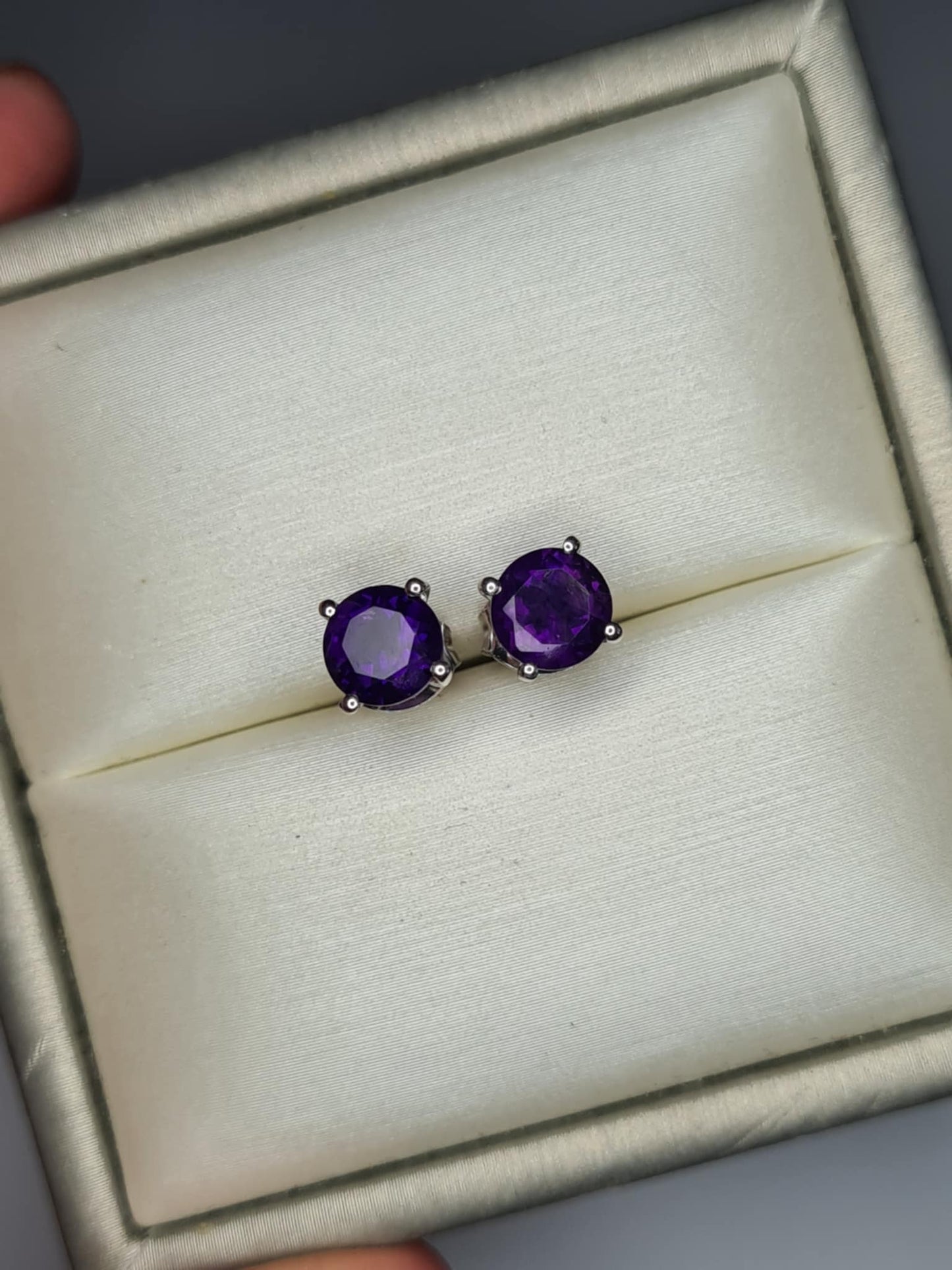AAA 1.50ct African Amethyst Solitaire Stud Earring in Rhodium Overlay 925 Sterling Silver