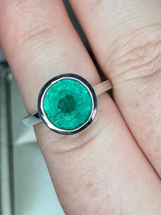 4ct Emeraldine Quartz Solitaire Ring in Platinum Overlay 925 Sterling Silver SIZE N