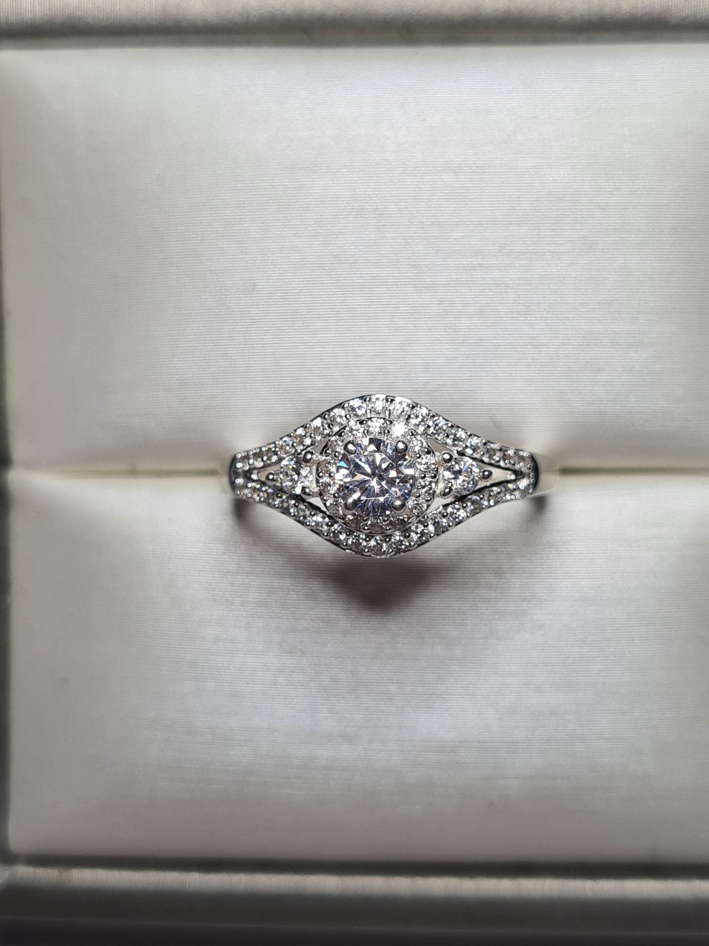 1ct Simulated Diamond Cluster Ring 925 Sterling Silver SIZE K