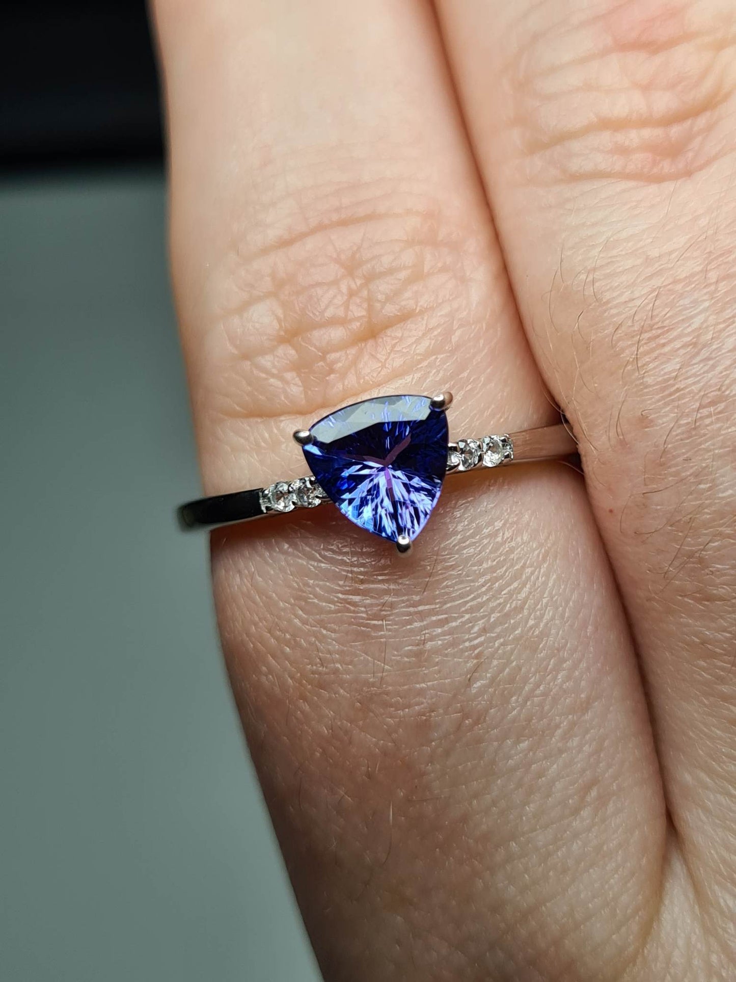 AA Tanzanite and Zircon Classic Solitaire Ring in 9K White Gold SIZE T