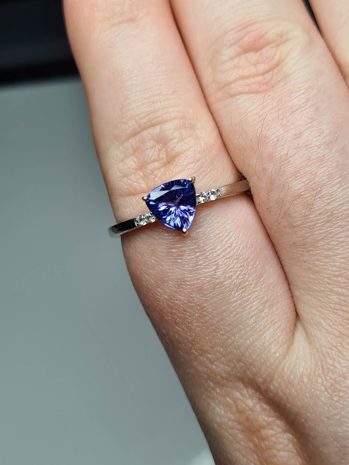 AA Tanzanite and Zircon Classic Solitaire Ring in 9K White Gold SIZE T