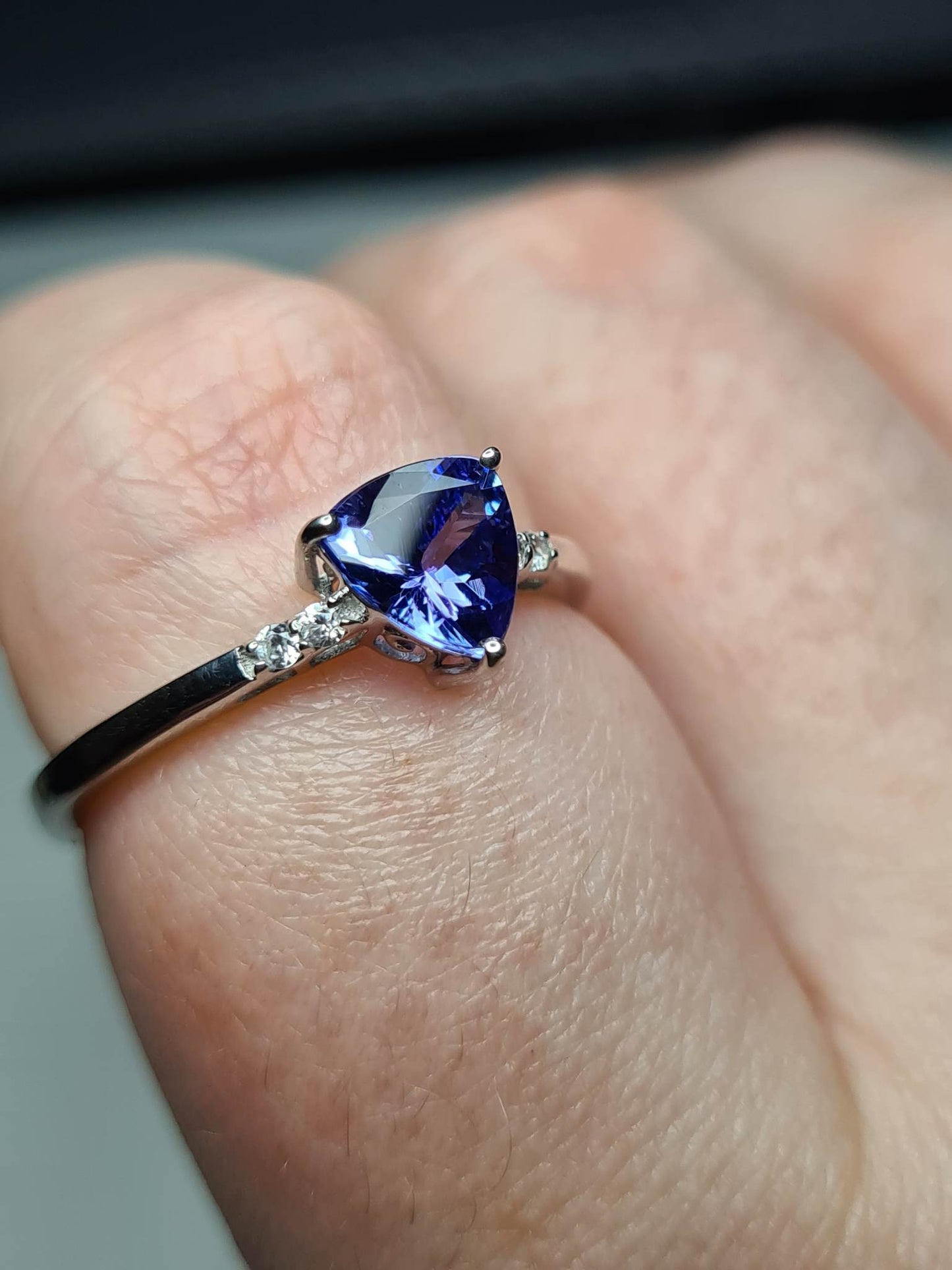 AA Tanzanite and Zircon Classic Solitaire Ring in 9K White Gold SIZE T