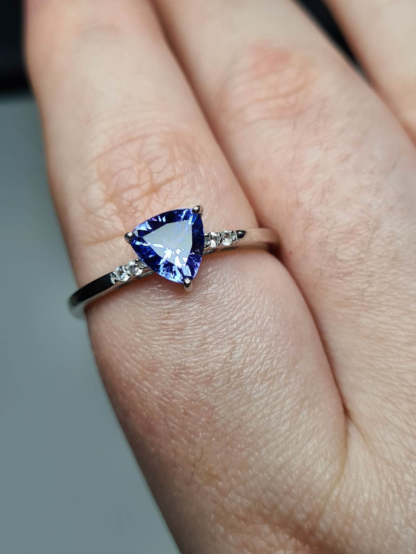 AA Tanzanite and Zircon Classic Solitaire Ring in 9K White Gold SIZE T