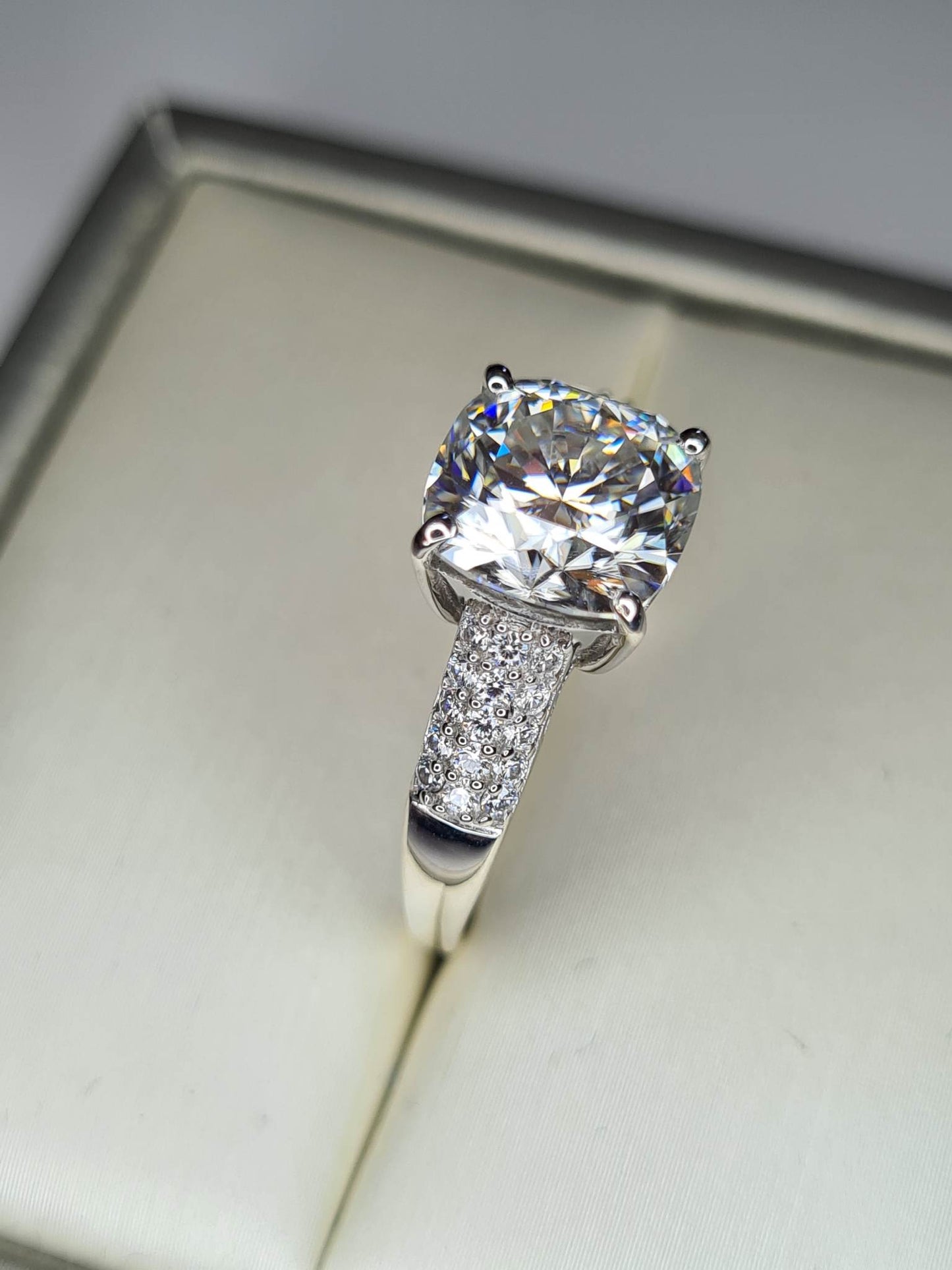 3.787ct Cushion Cut Moissanite Ring 925 sterling silver SIZE M