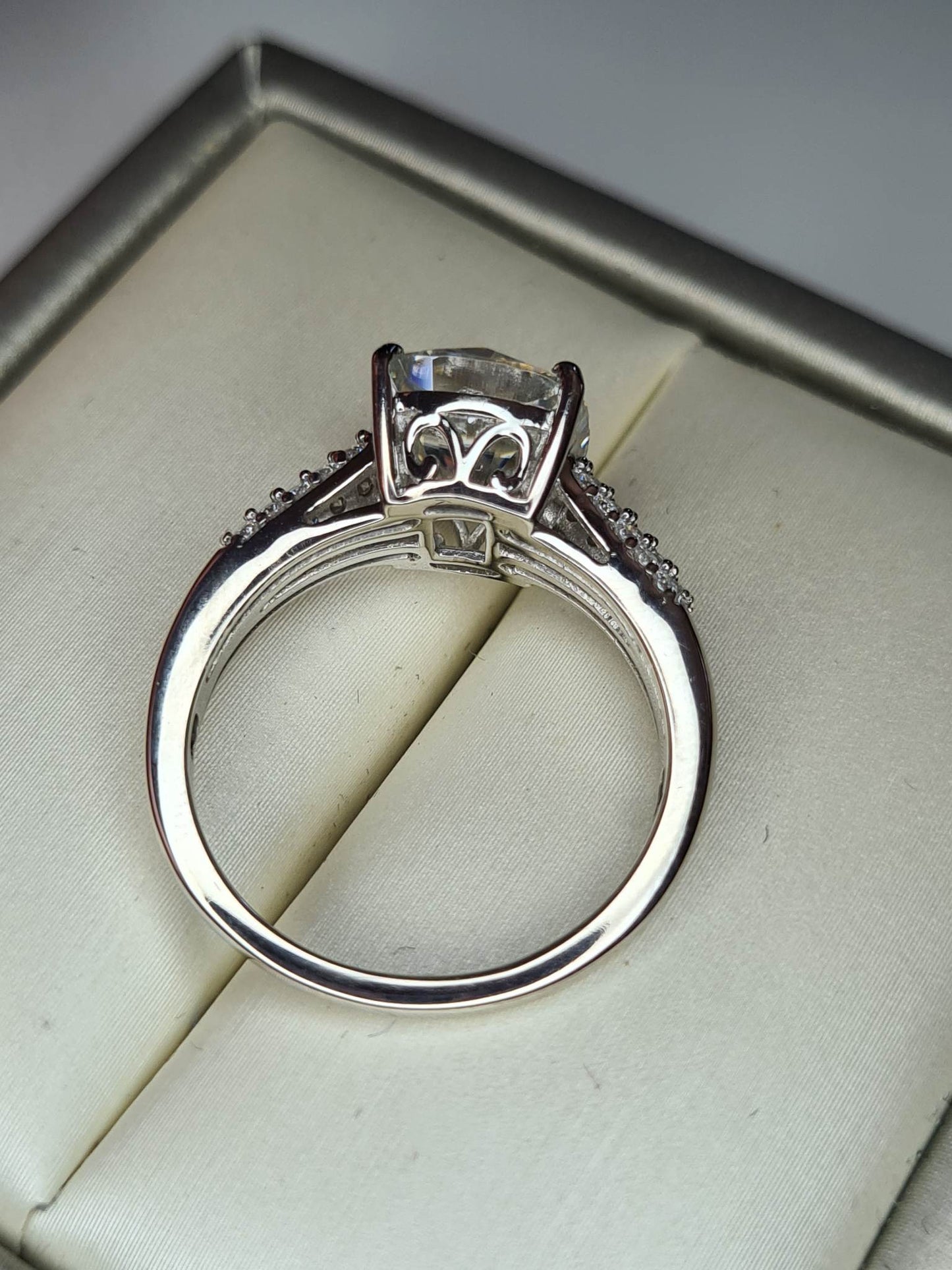 3.787ct Cushion Cut Moissanite Ring 925 sterling silver SIZE M