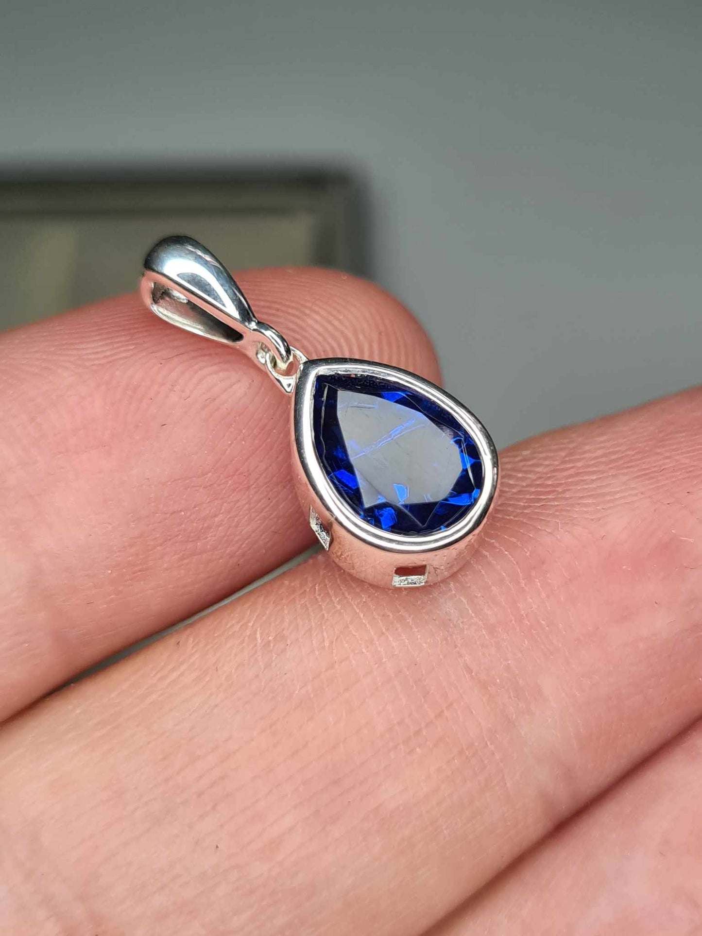 2.14ct Ceylon Colour Quartz Solitaire Pendant in 925 Sterling Silver