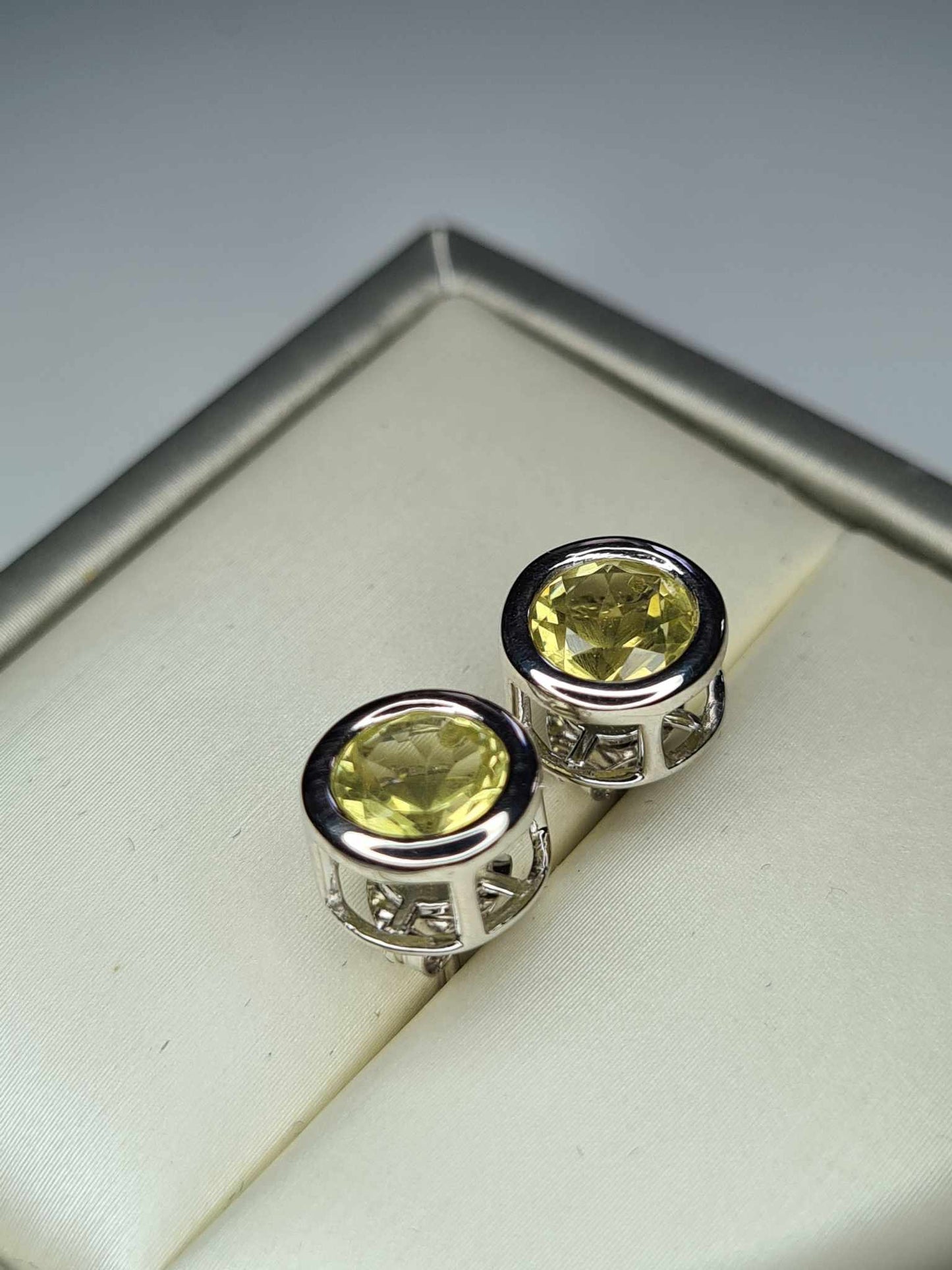 2.31ct Ouro Verde Quartz Solitaire Stud Earrings in Platinum Overlay Sterling Silver