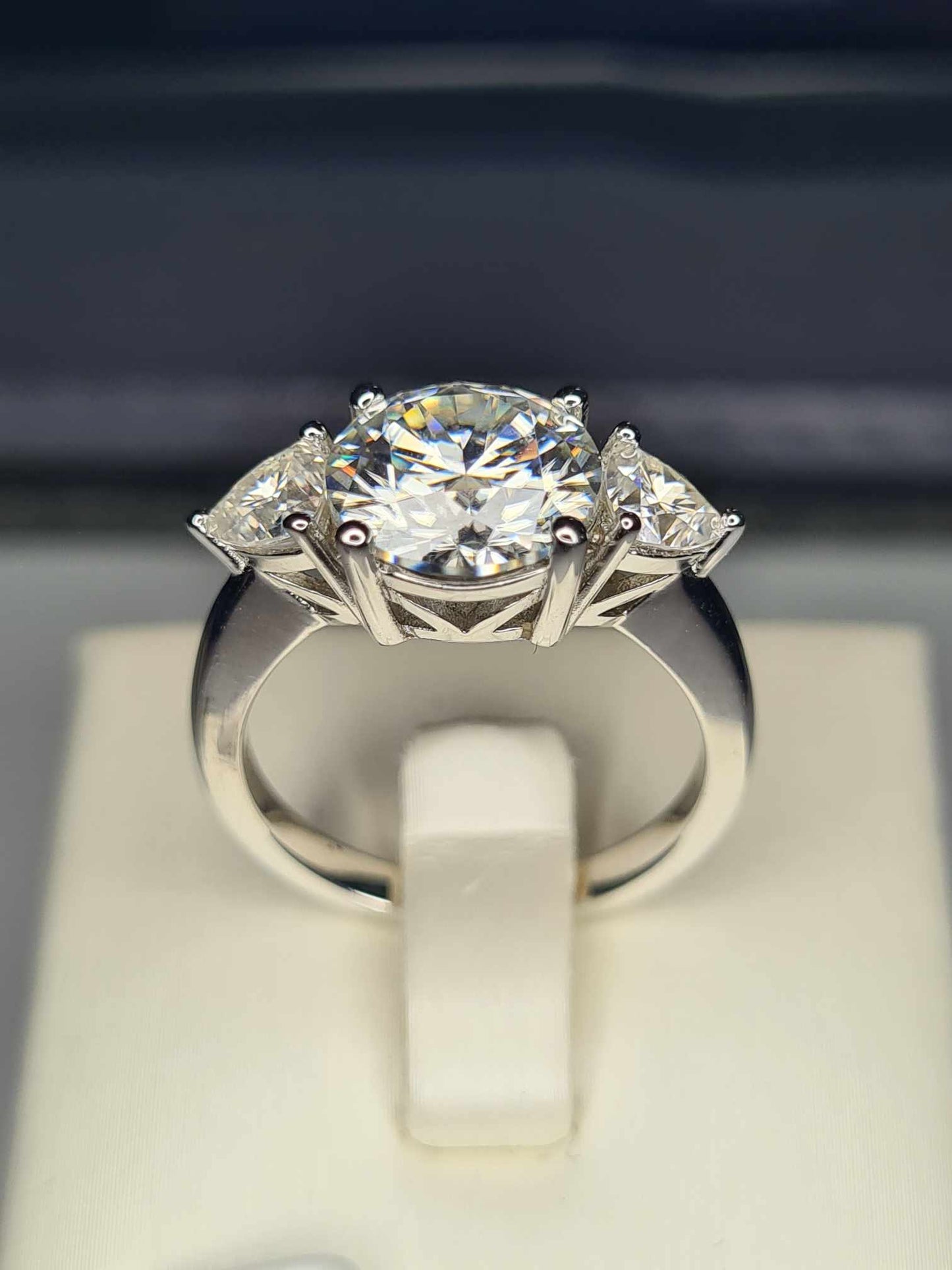 4.40 Ct Moissanite  Stone Trilogy Ring in 925 Sterling Silver SIZE Q