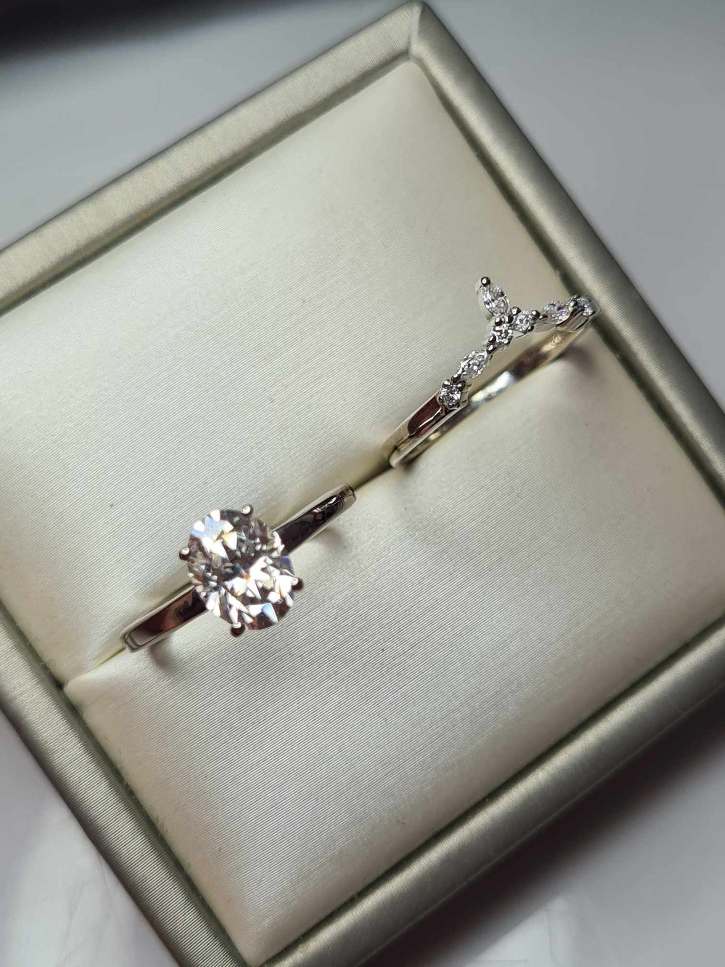 Set Of 2 Moissanite Engagement Rings 1.390ct 925 sterling silver SIZE K