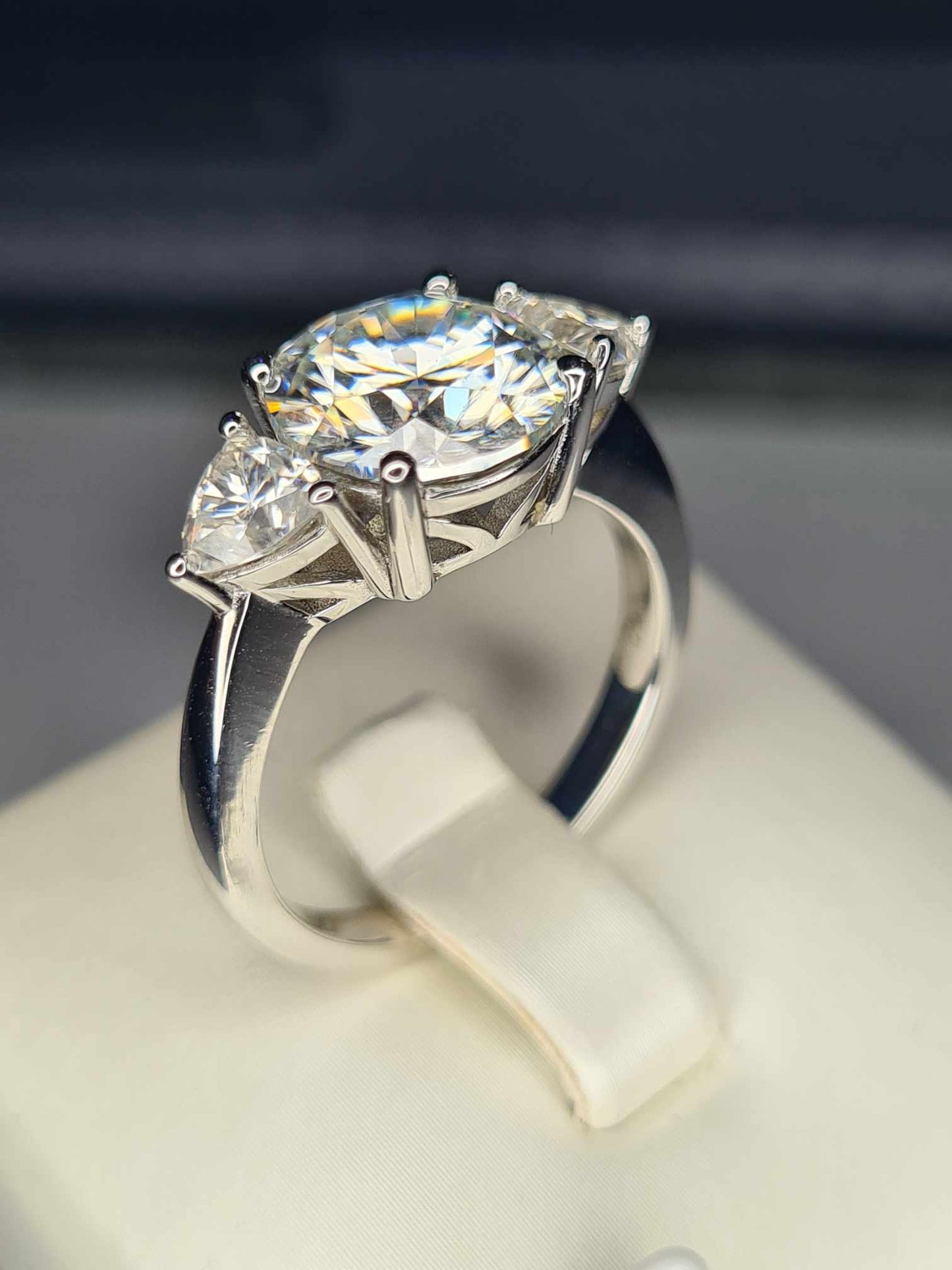 4.40 Ct Moissanite  Stone Trilogy Ring in 925 Sterling Silver SIZE Q