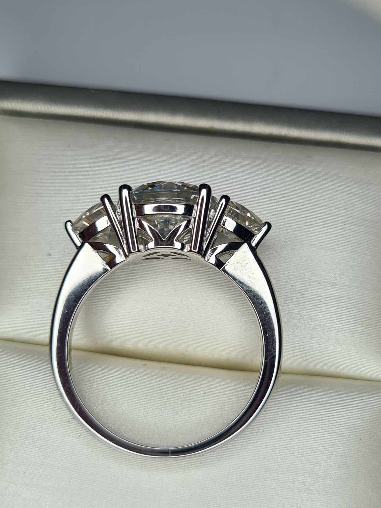 4.40 Ct Moissanite  Stone Trilogy Ring in 925 Sterling Silver SIZE Q