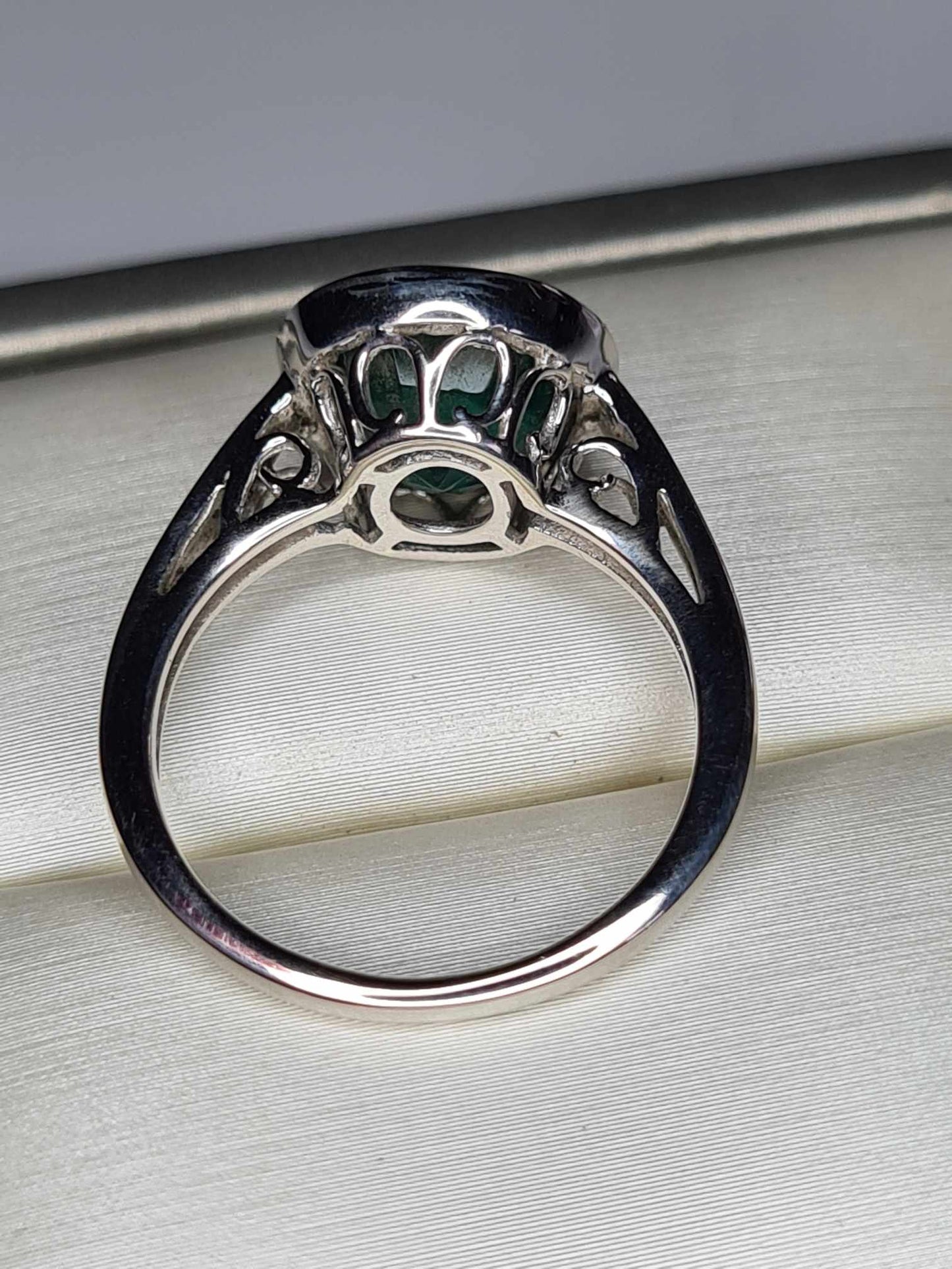 4ct Emeraldine Quartz Solitaire Ring in Platinum Overlay 925 Sterling Silver SIZE N