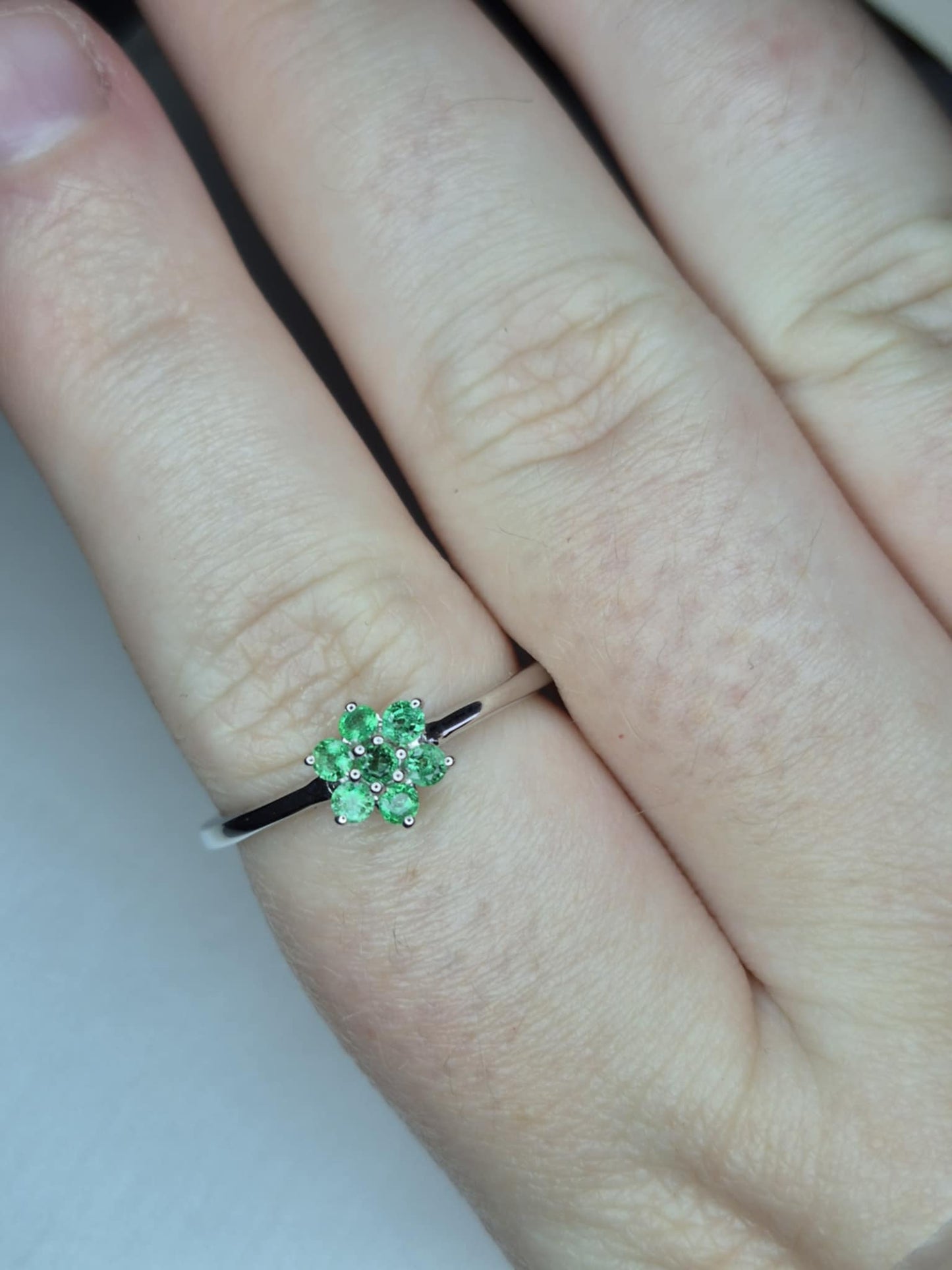 Colombian Emerald Solitaire Flower Ring in Rhodium Overlay 925 Sterling Silver SIZE T