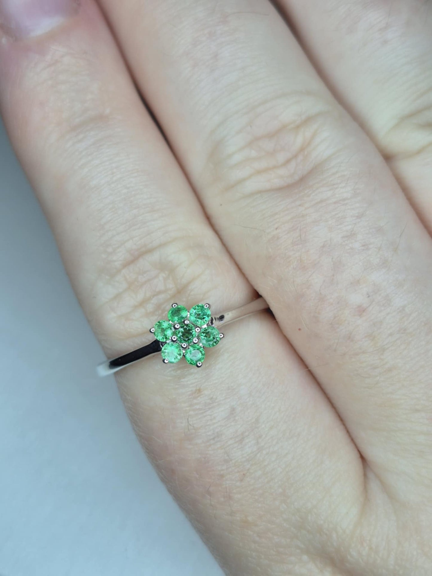 Colombian Emerald Solitaire Flower Ring in Rhodium Overlay 925 Sterling Silver SIZE T