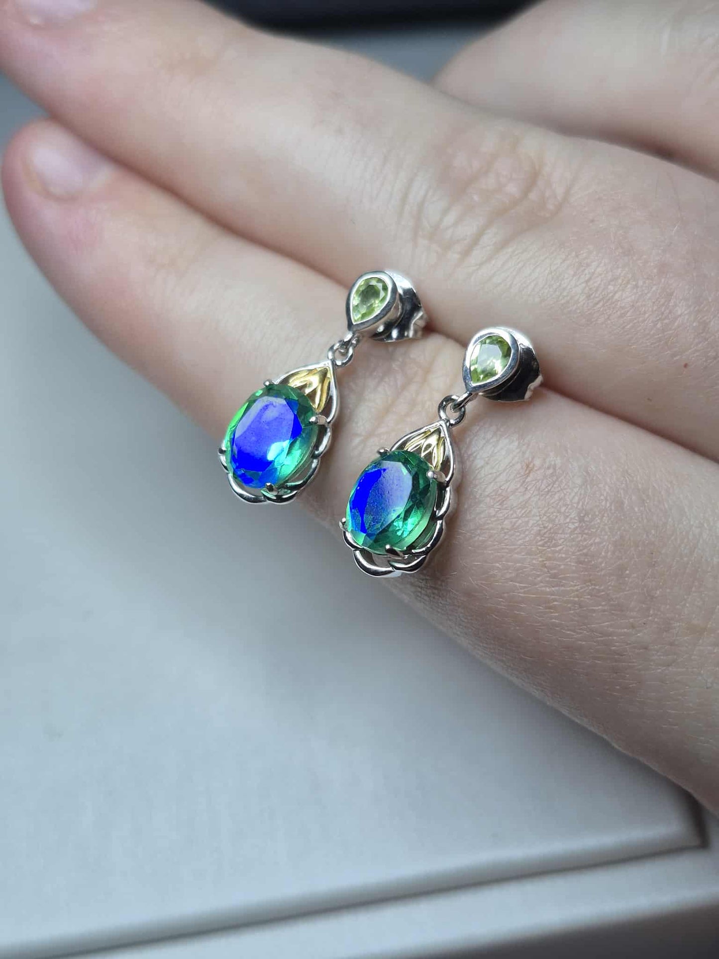 3.26ct Peacock Triplet Quartz & Peridot Dangling Earrings 925 Sterling Silver