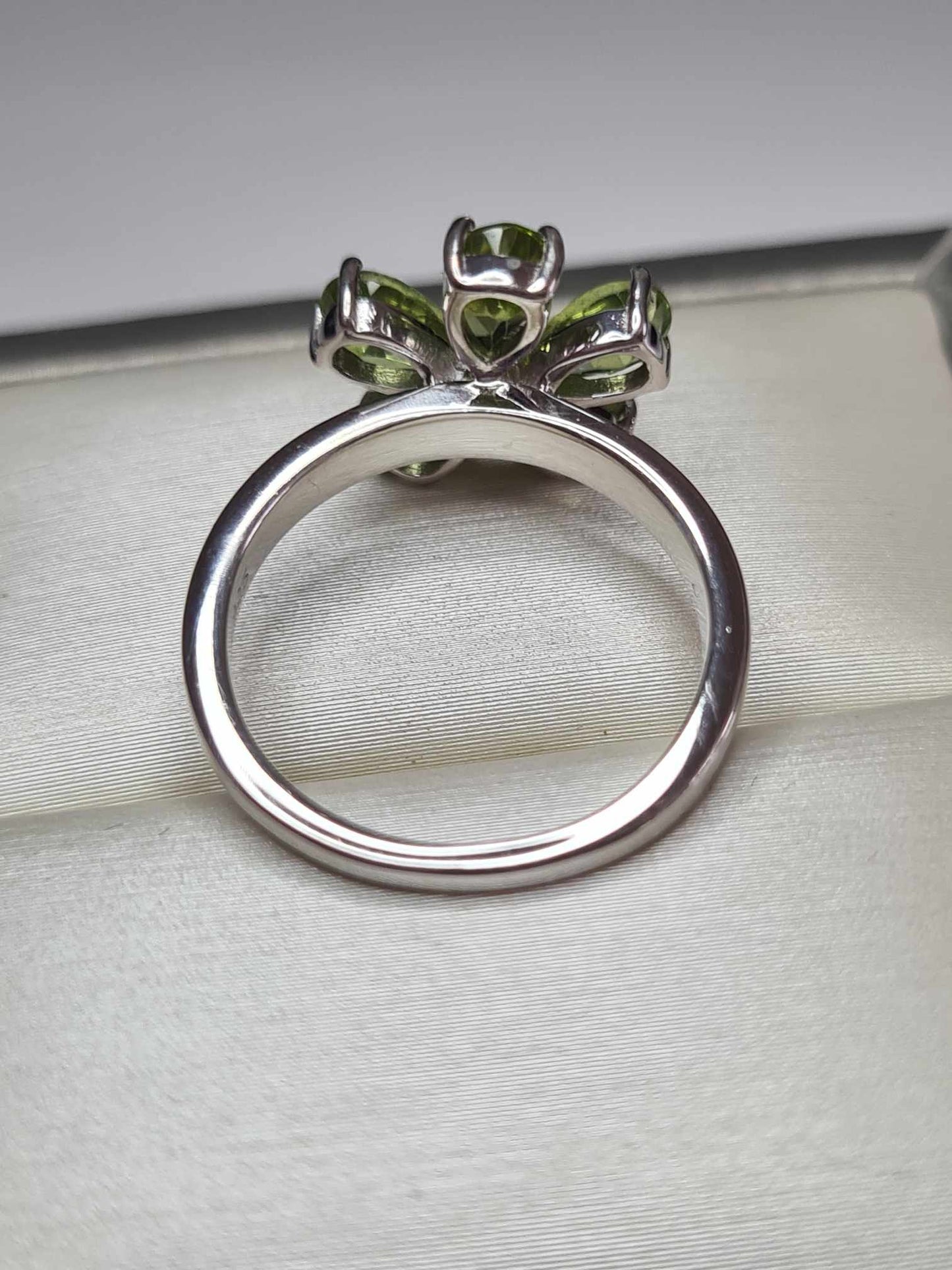 2.10 Ct Hebei Peridot & Moissanite Floral Ring in Rhodium Overlay 925 Sterling Silver