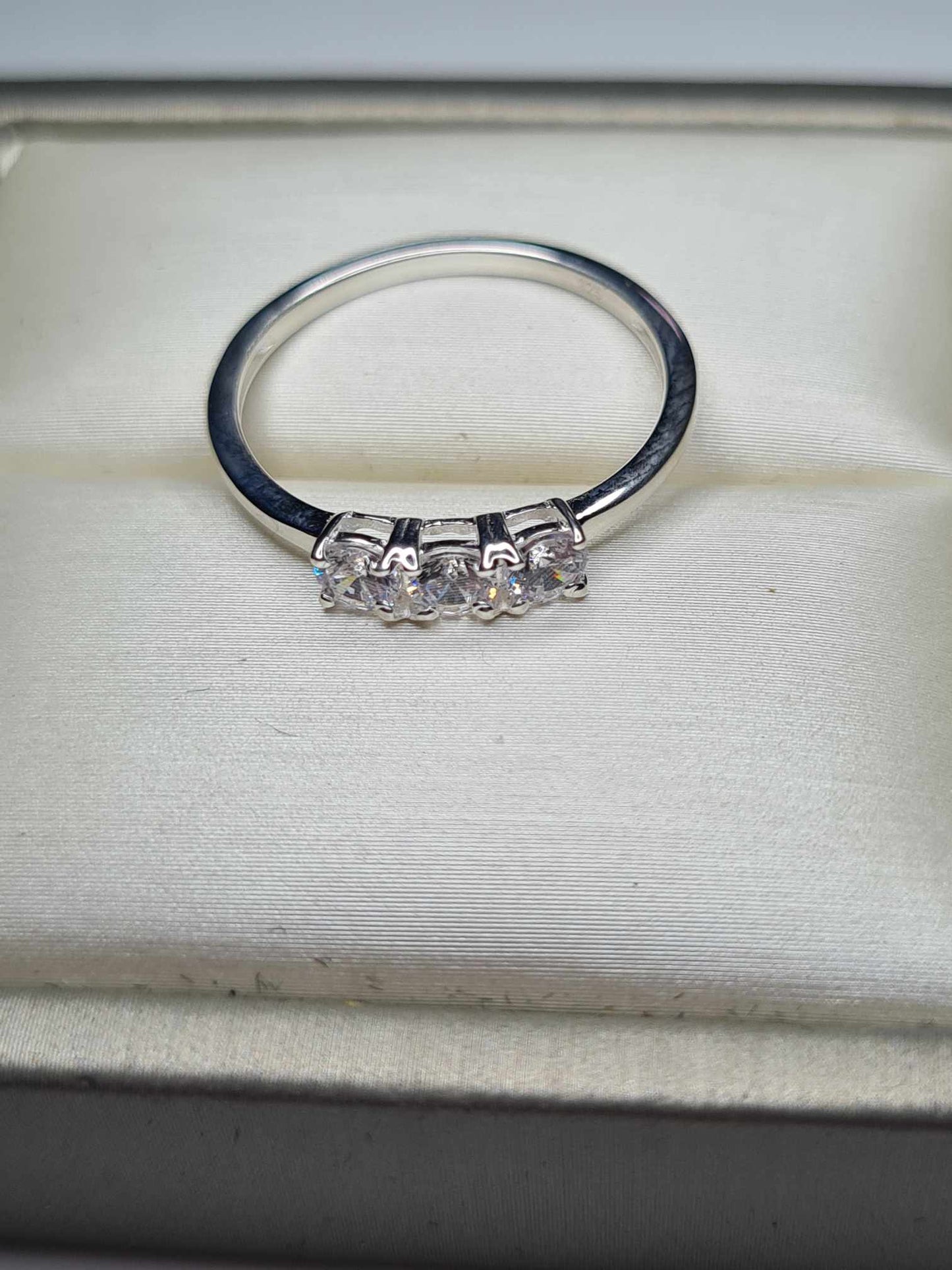 1ct Swarovski Zirconia Trilogy Ring 925 sterling silver SIZE P