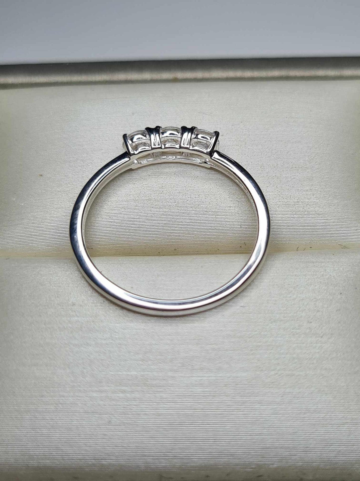 1ct Swarovski Zirconia Trilogy Ring 925 sterling silver SIZE P