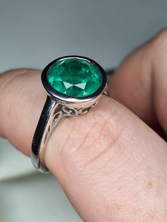 4ct Emeraldine Quartz Solitaire Ring in Platinum Overlay 925 Sterling Silver SIZE N