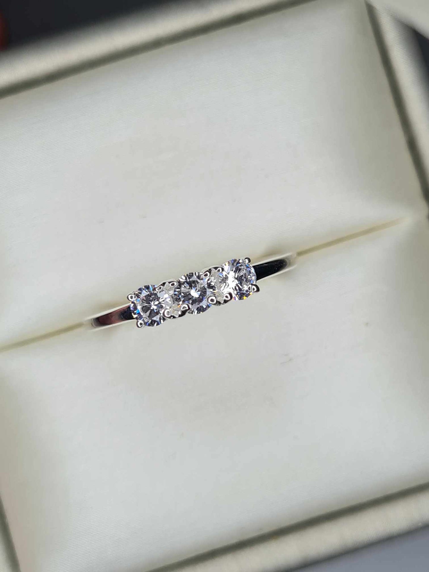 1ct Swarovski Zirconia Trilogy Ring 925 sterling silver SIZE P