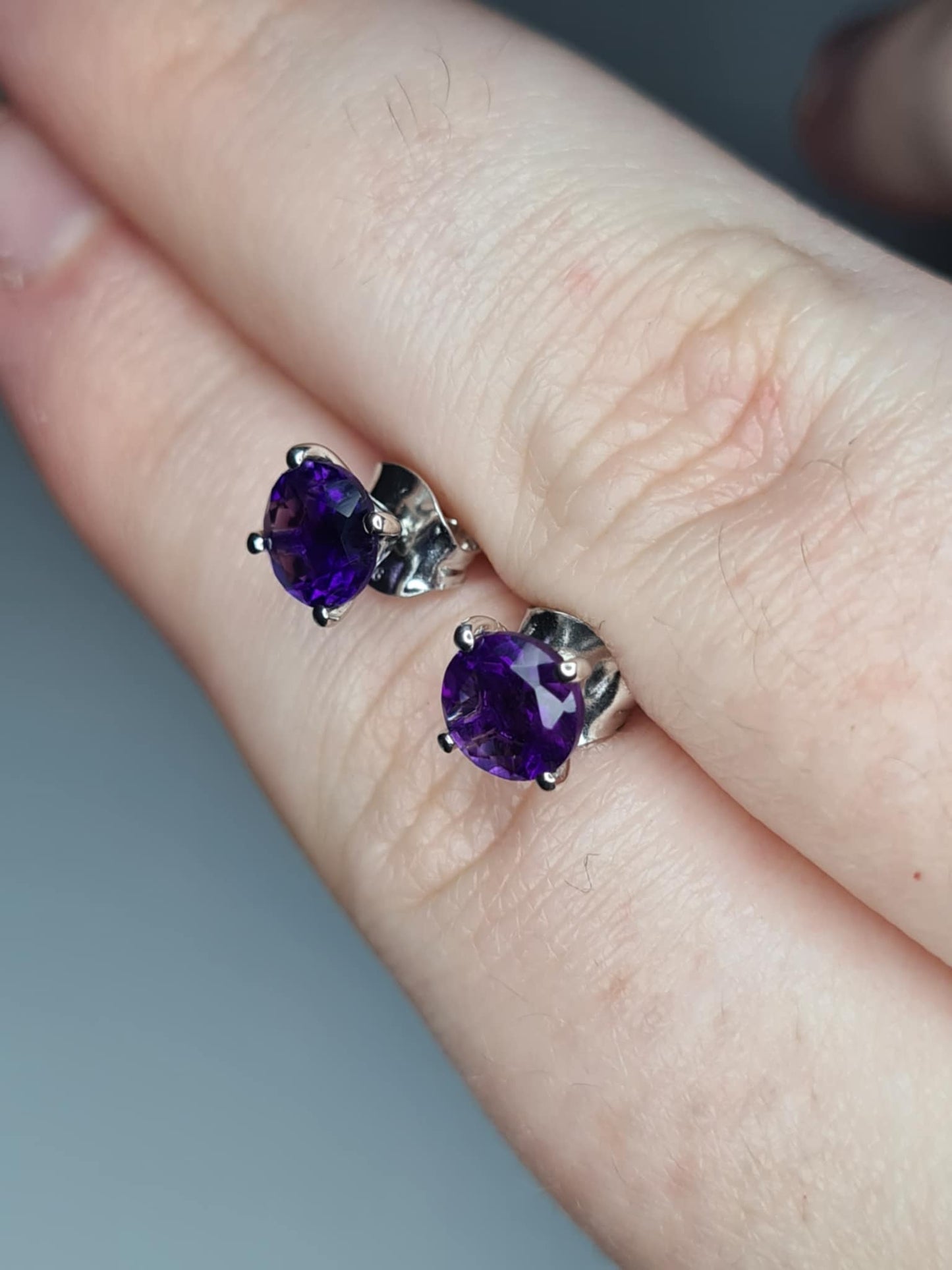 AAA 1.50ct African Amethyst Solitaire Stud Earring in Rhodium Overlay 925 Sterling Silver