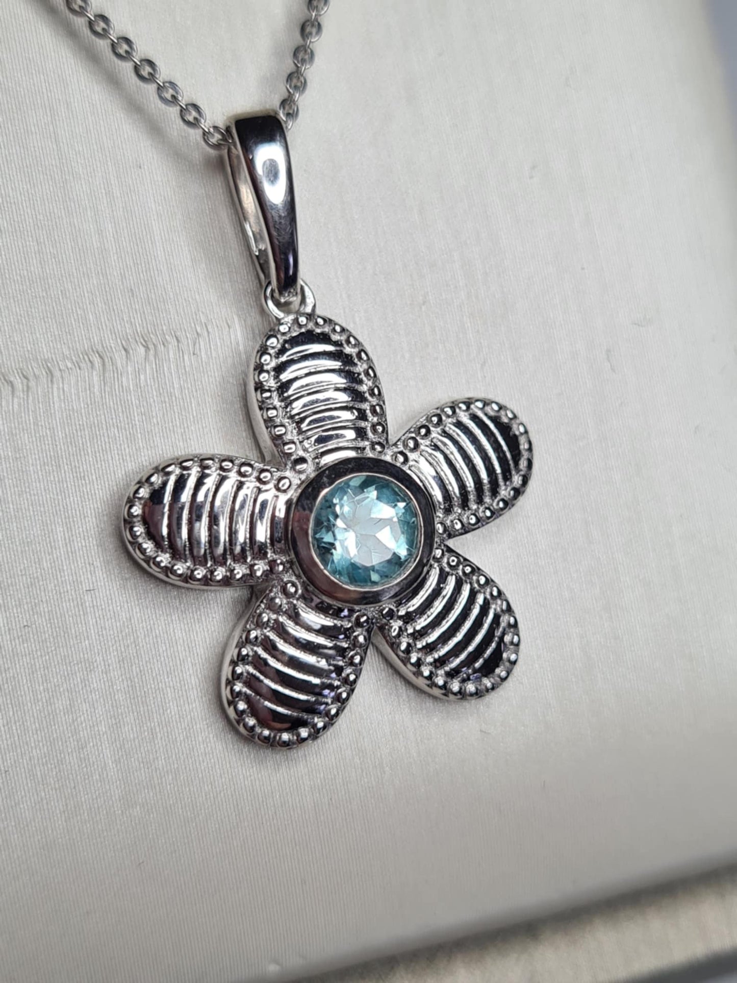 0.510ct. Lagoon Apatite Necklace in Rhodium Overlay 925 Sterling Silver