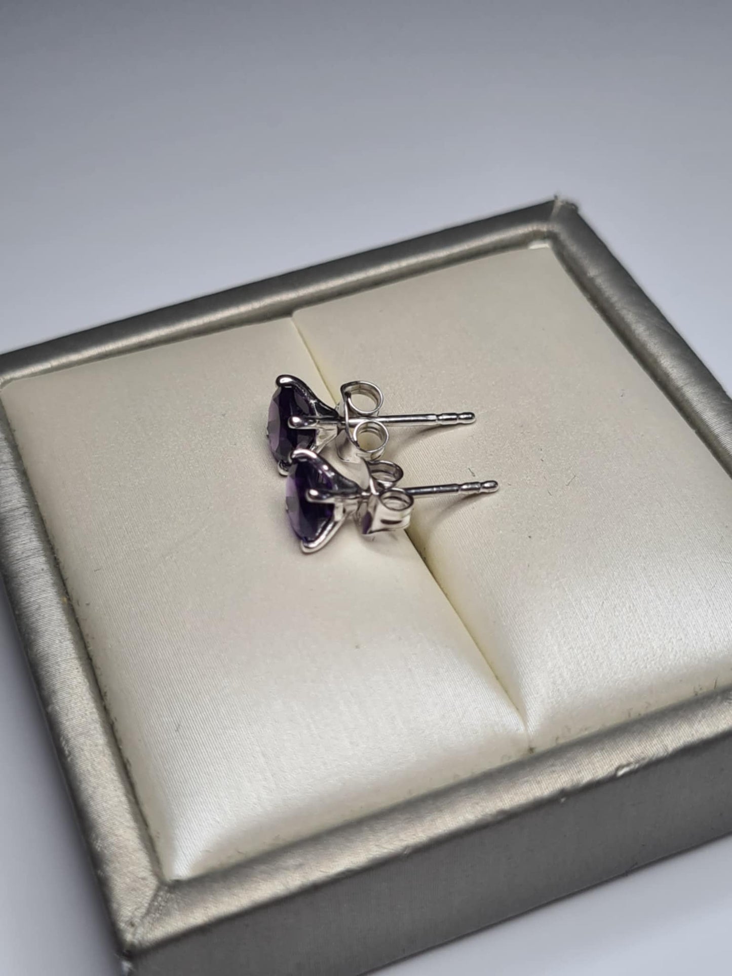 AAA 1.50ct African Amethyst Solitaire Stud Earring in Rhodium Overlay 925 Sterling Silver