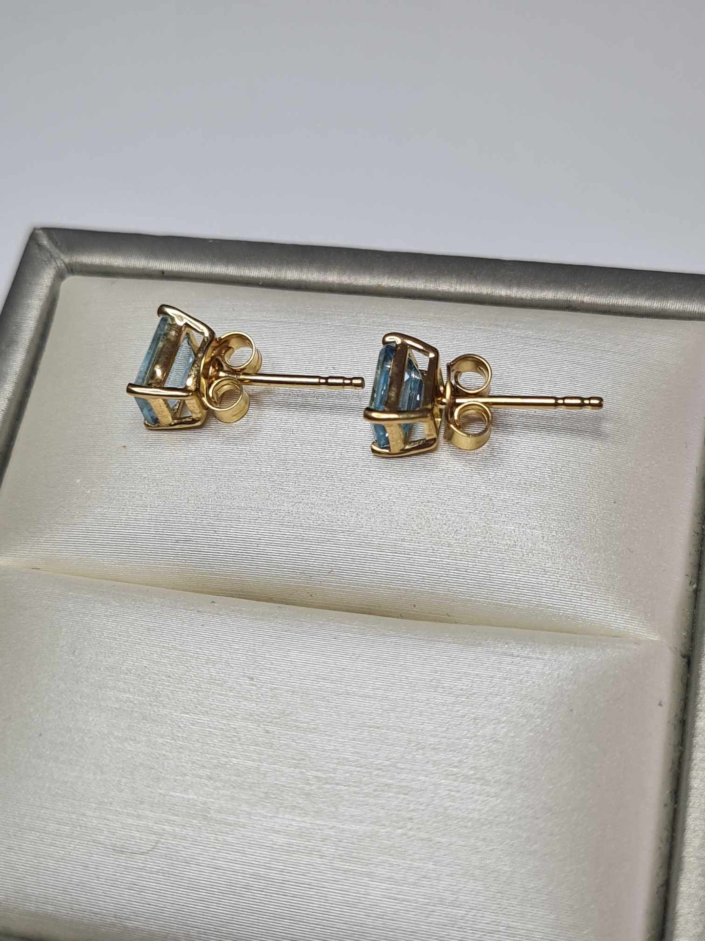 2.73ct Skyblue Topaz Solitaire Earrings in 18K Yellow Gold Overlay 925 Sterling Silver