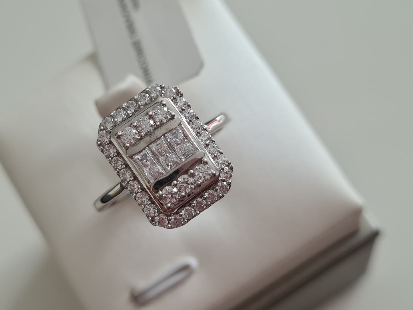 Swarovski Zirconia Cluster Cocktail Style Ring SIZE N