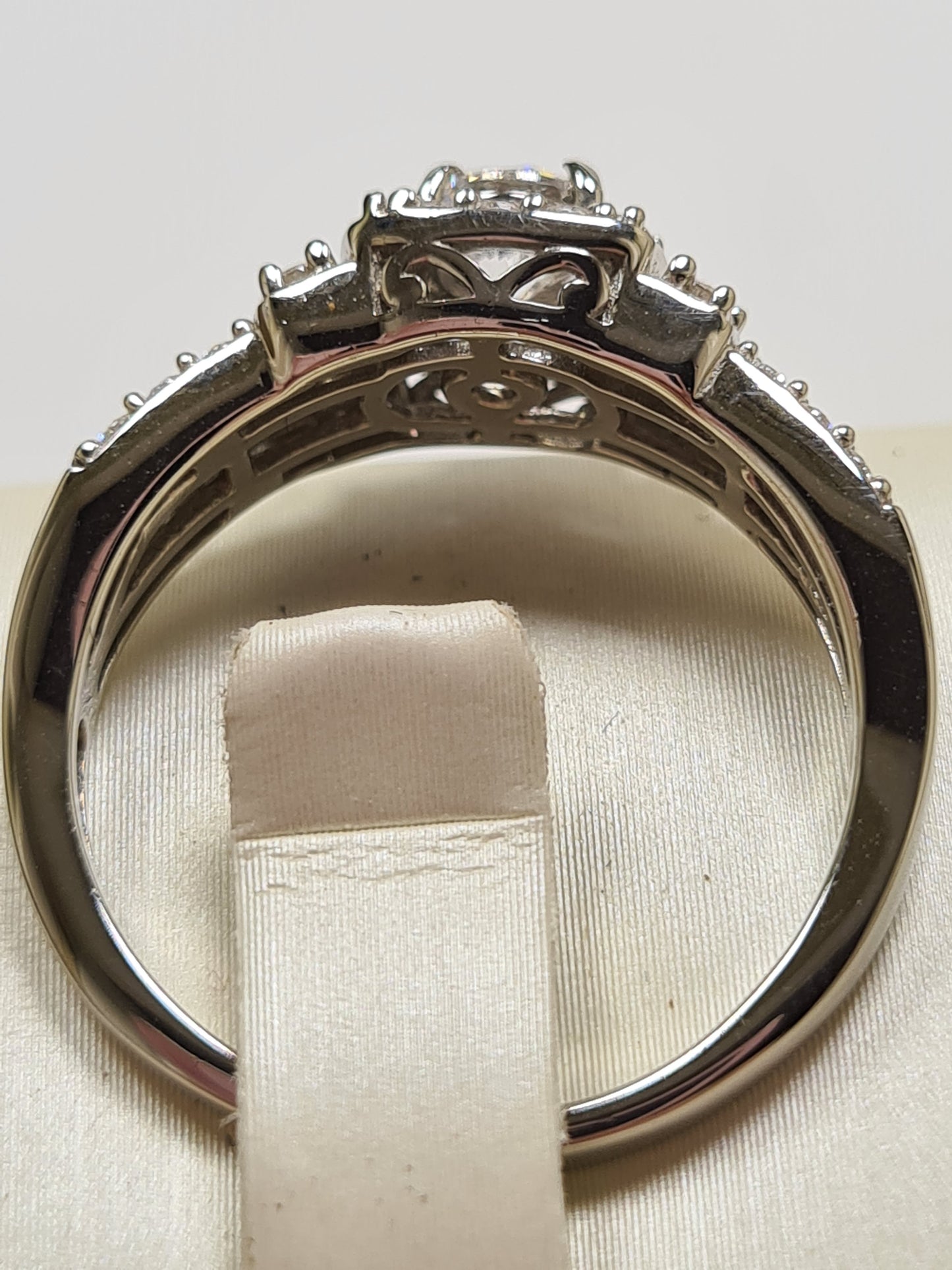 Swarovski Zirconia Cluster Engagement Style Ring SIZE P