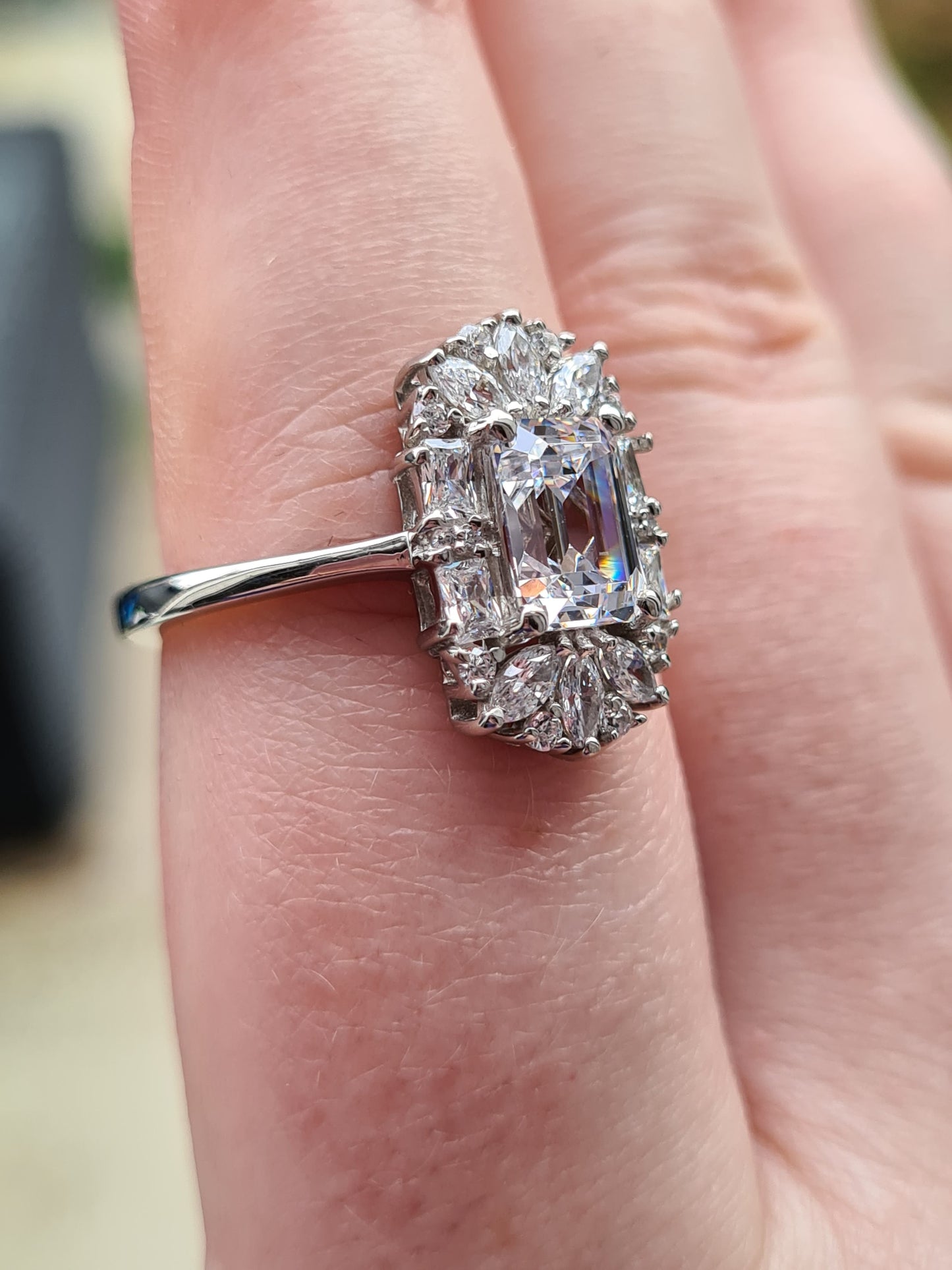 Swarovski Zirconia Cocktail Style Ring Sterling Silver SIZE R