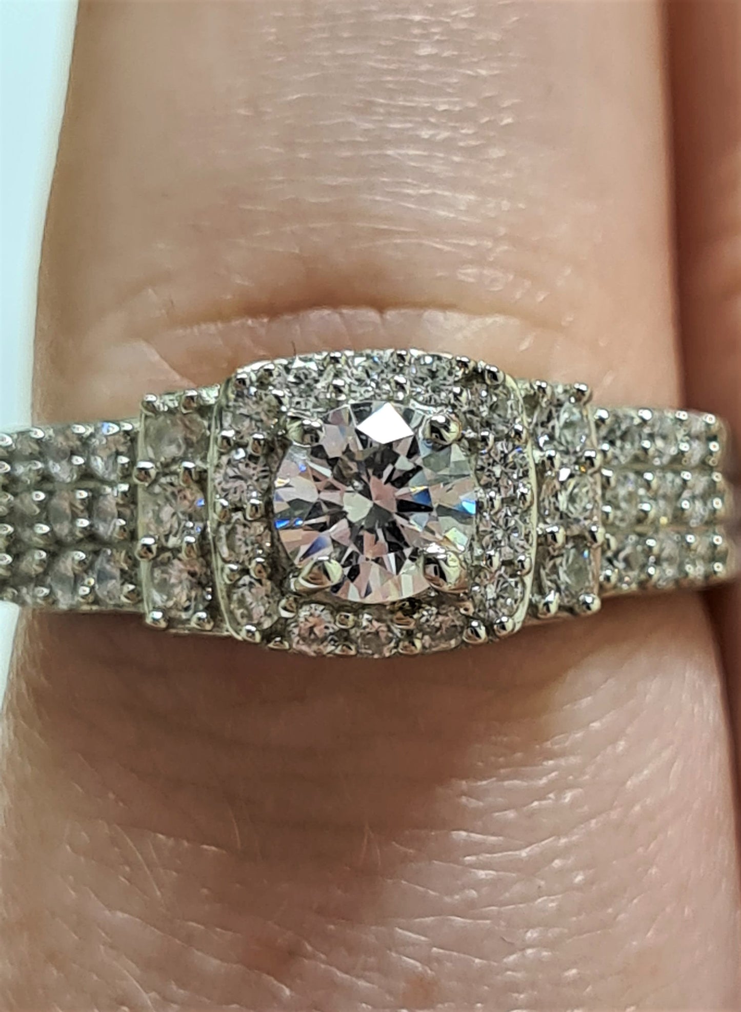 Swarovski Zirconia Cluster Engagement Style Ring SIZE P