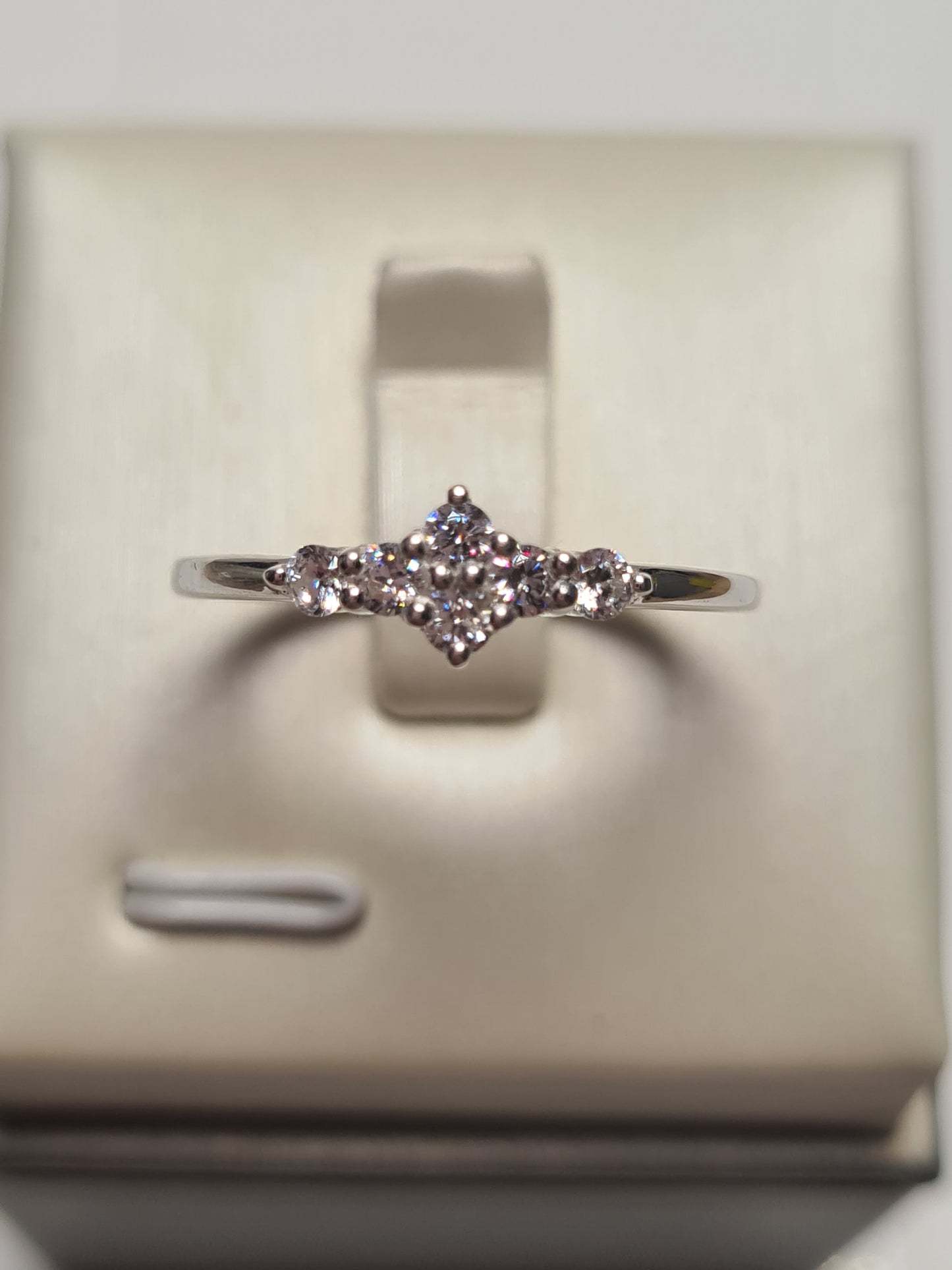 Swarovski Zirconia Small Elegant Cluster Ring SIZE Q