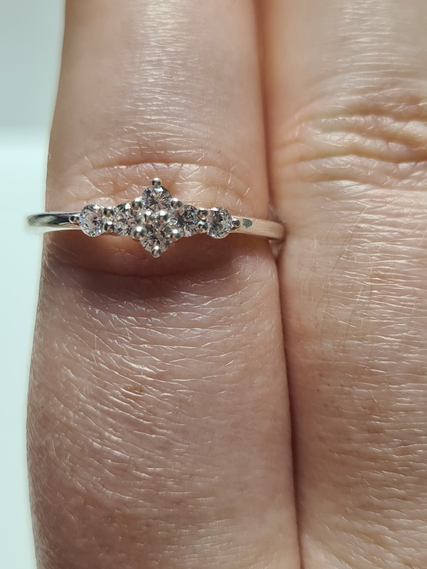 Swarovski Zirconia Small Elegant Cluster Ring SIZE Q