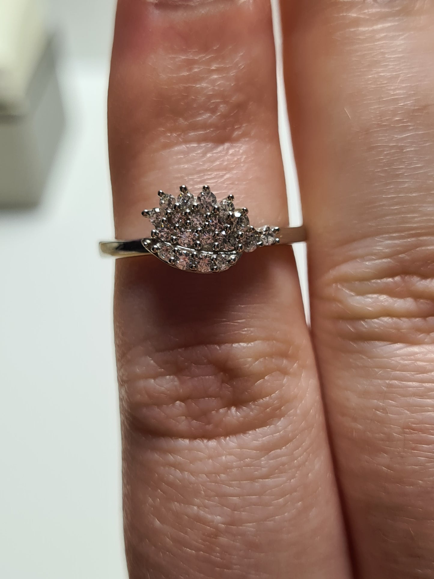 Swarovski Zirconia Unique Cluster Ring SIZE L