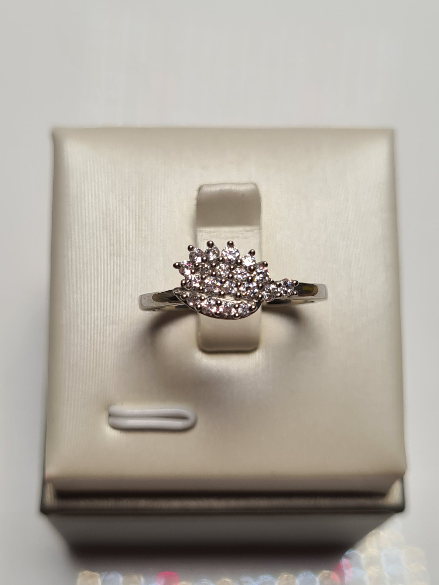 Swarovski Zirconia Unique Cluster Ring SIZE L