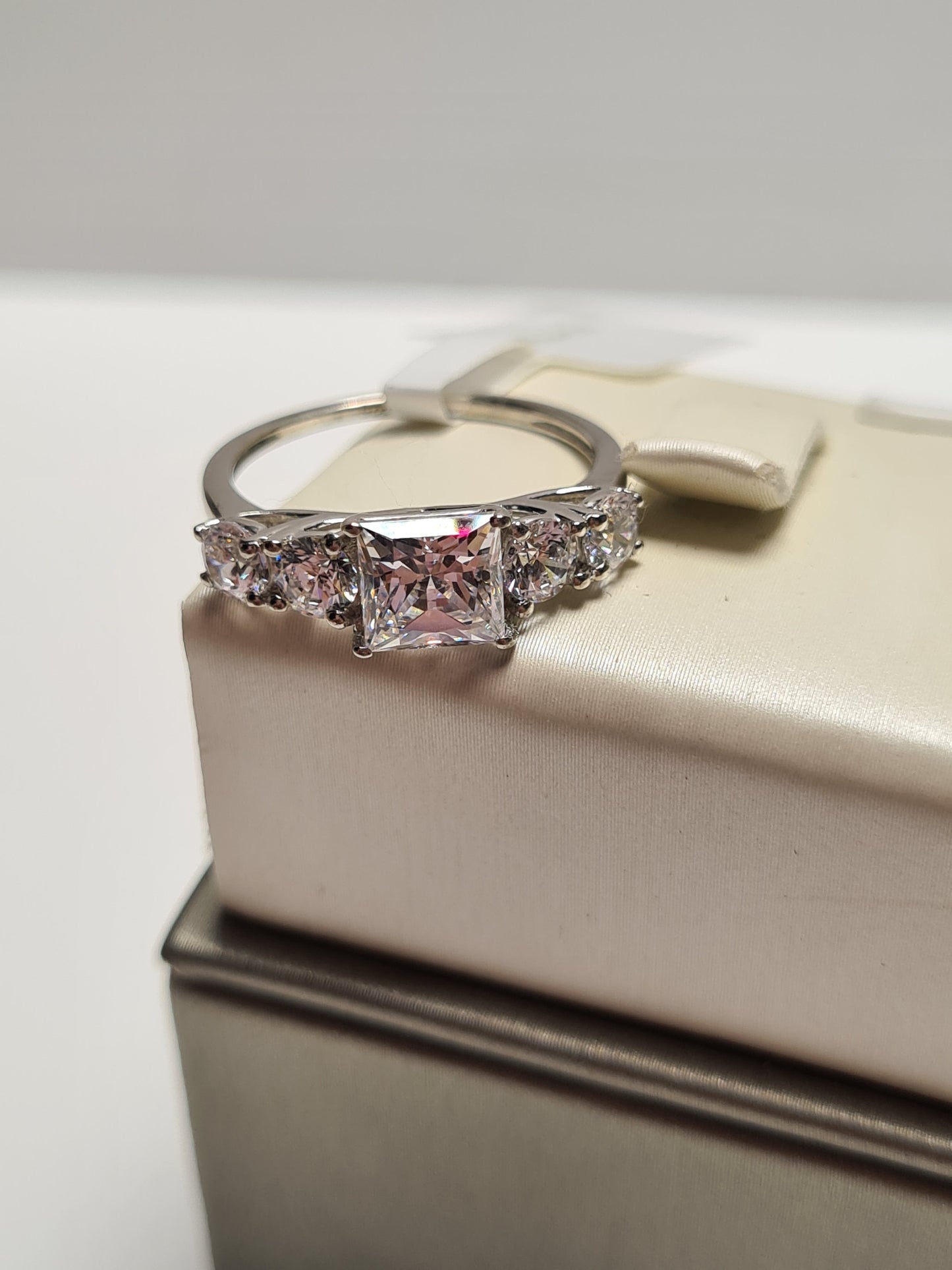 Swarovski Zirconia 5 Stone Ring Sterling Silver SIZE M