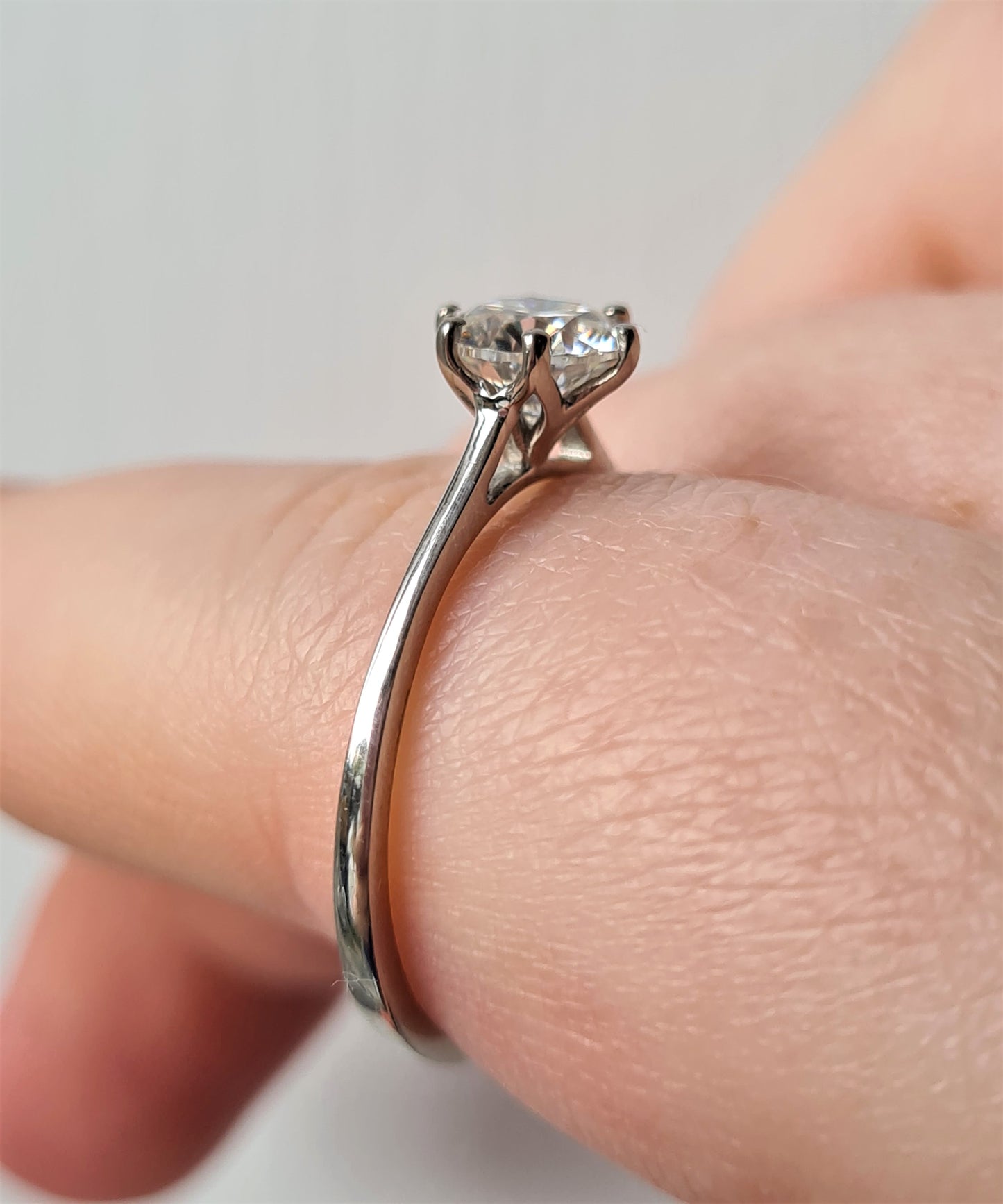 1ct Moissanite Solitaire Ring 925 Sterling Silver SIZE S