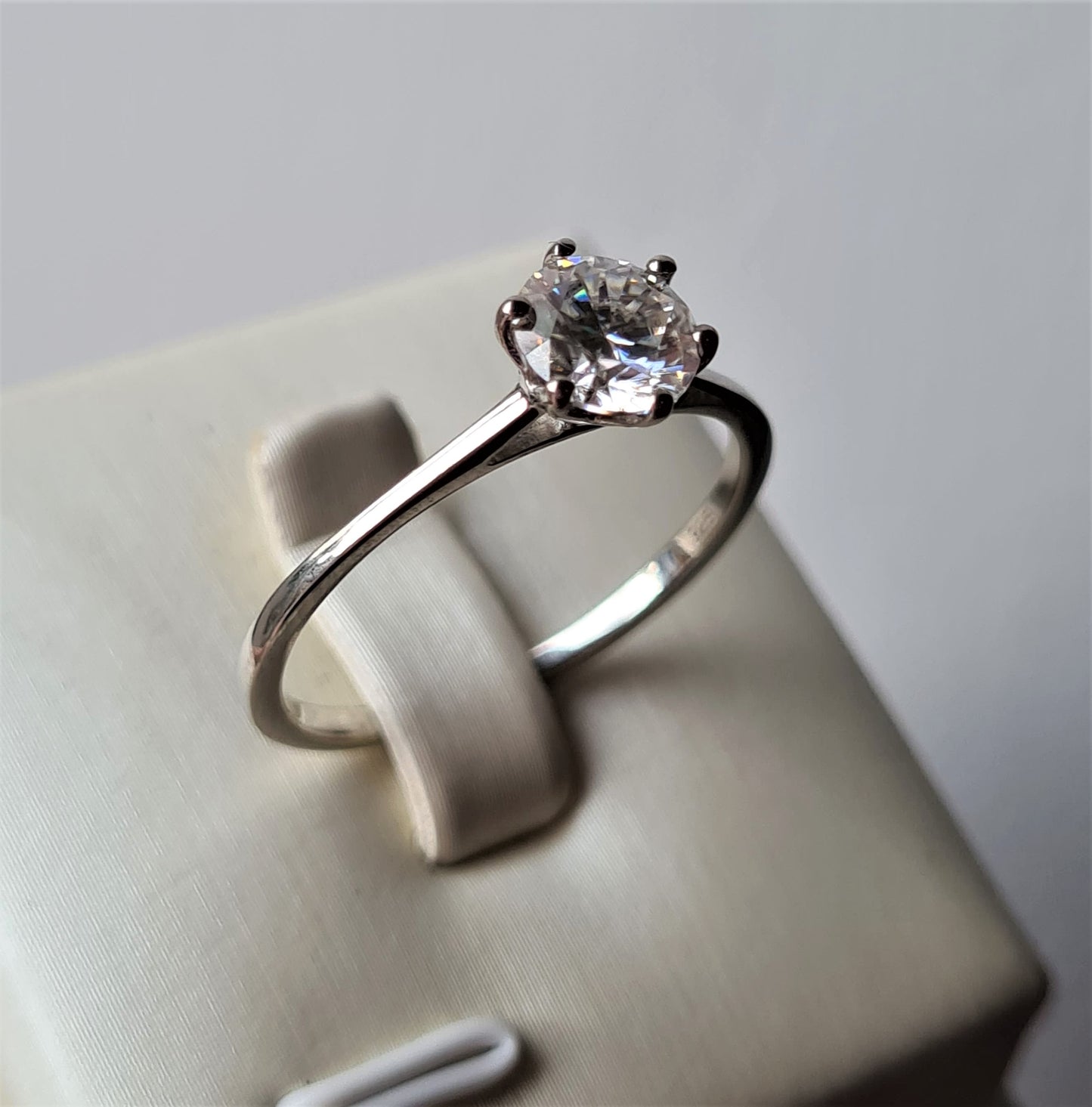 1ct Moissanite Solitaire Ring 925 Sterling Silver SIZE S