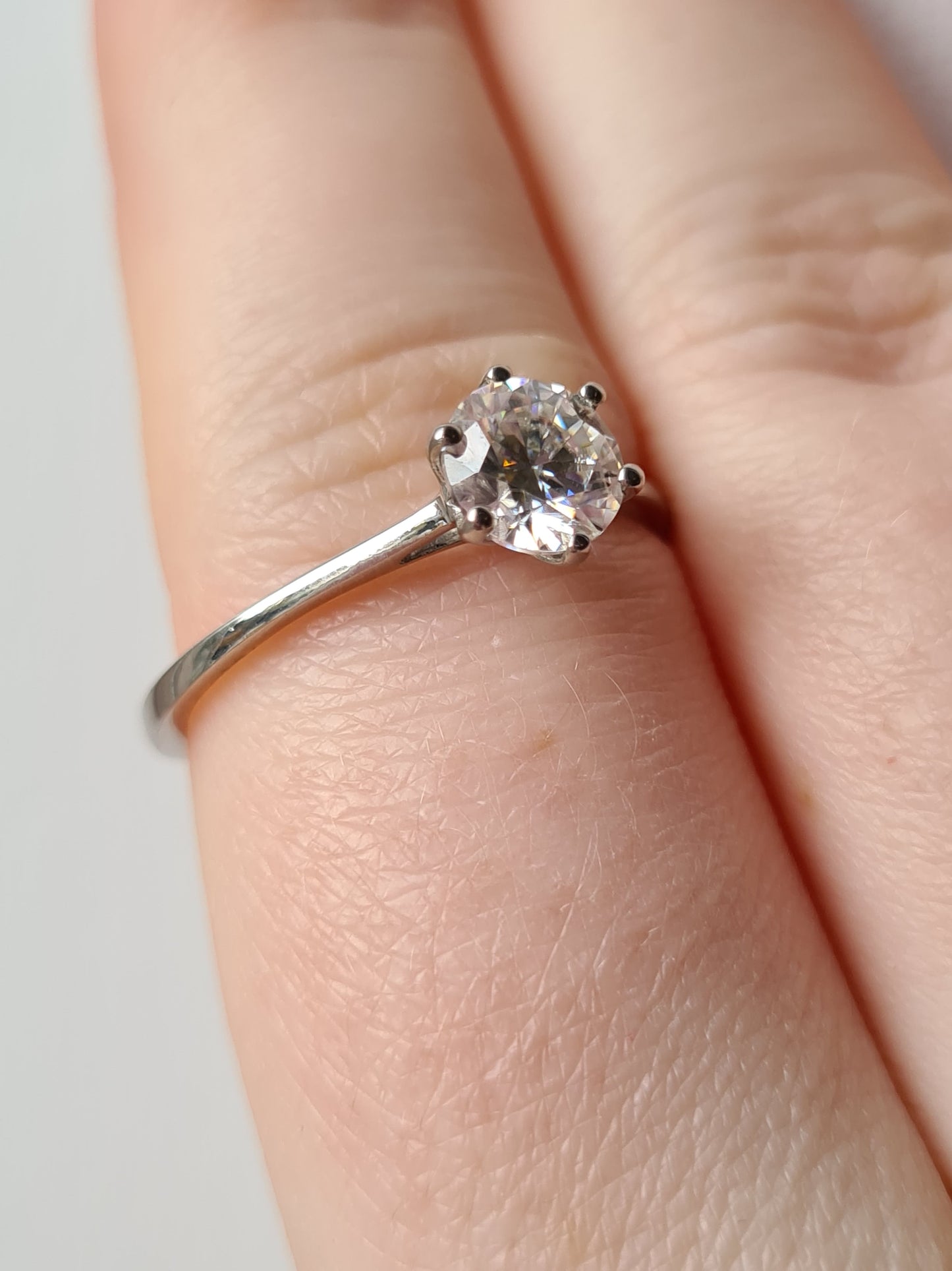 1ct Moissanite Solitaire Ring 925 Sterling Silver SIZE S