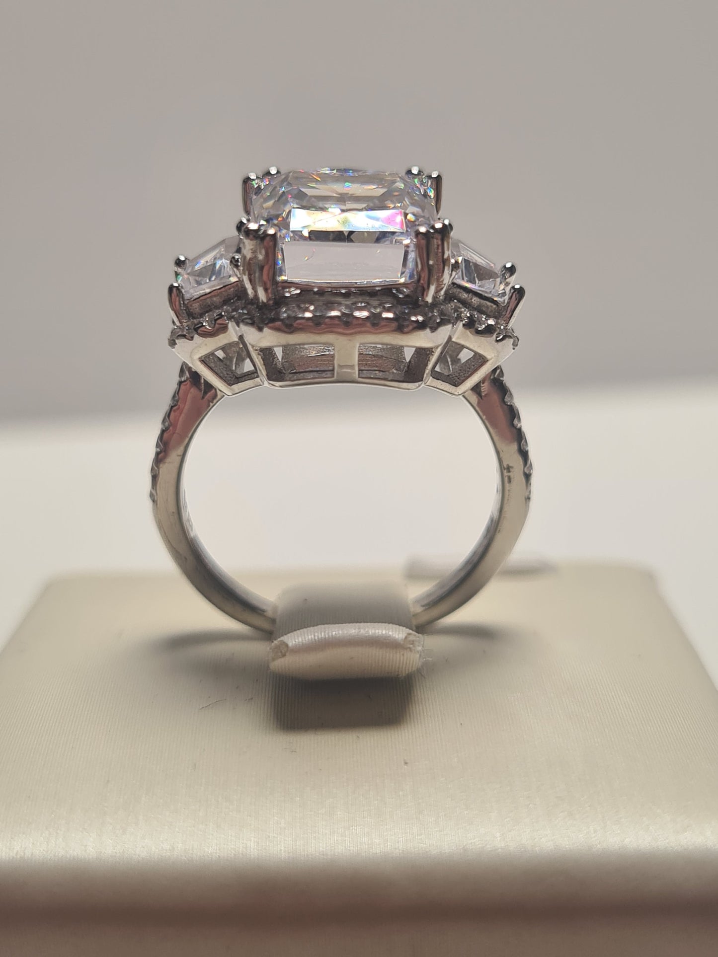 7.80 Ct Simulated Diamond Ring 925 Sterling Silver SIZE L