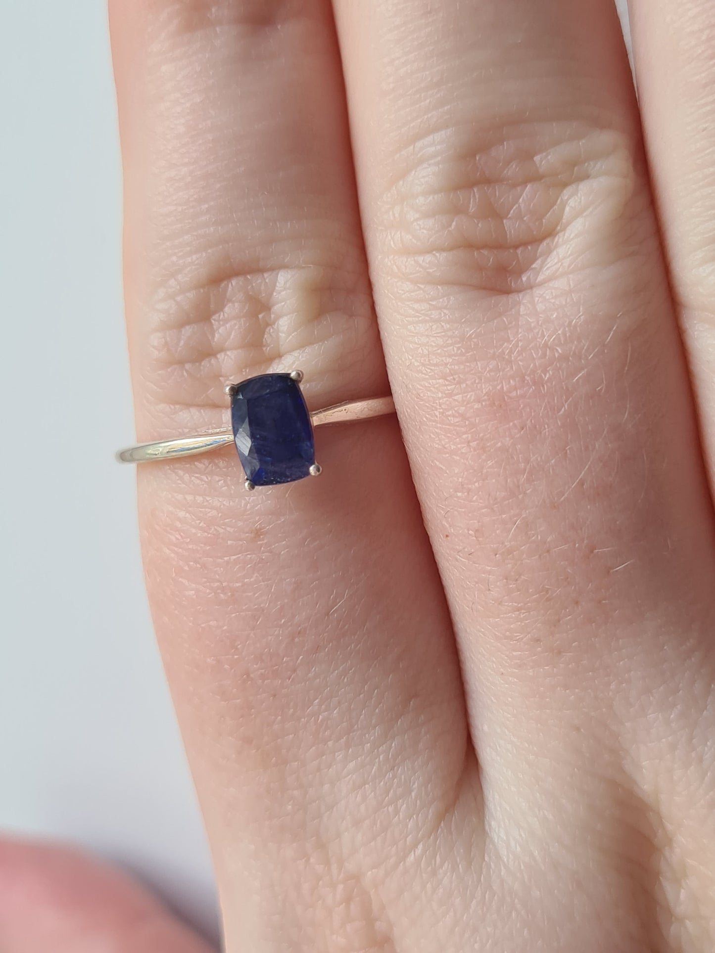 Masoala Sapphire Solitaire Ring sterling silver SIZE T