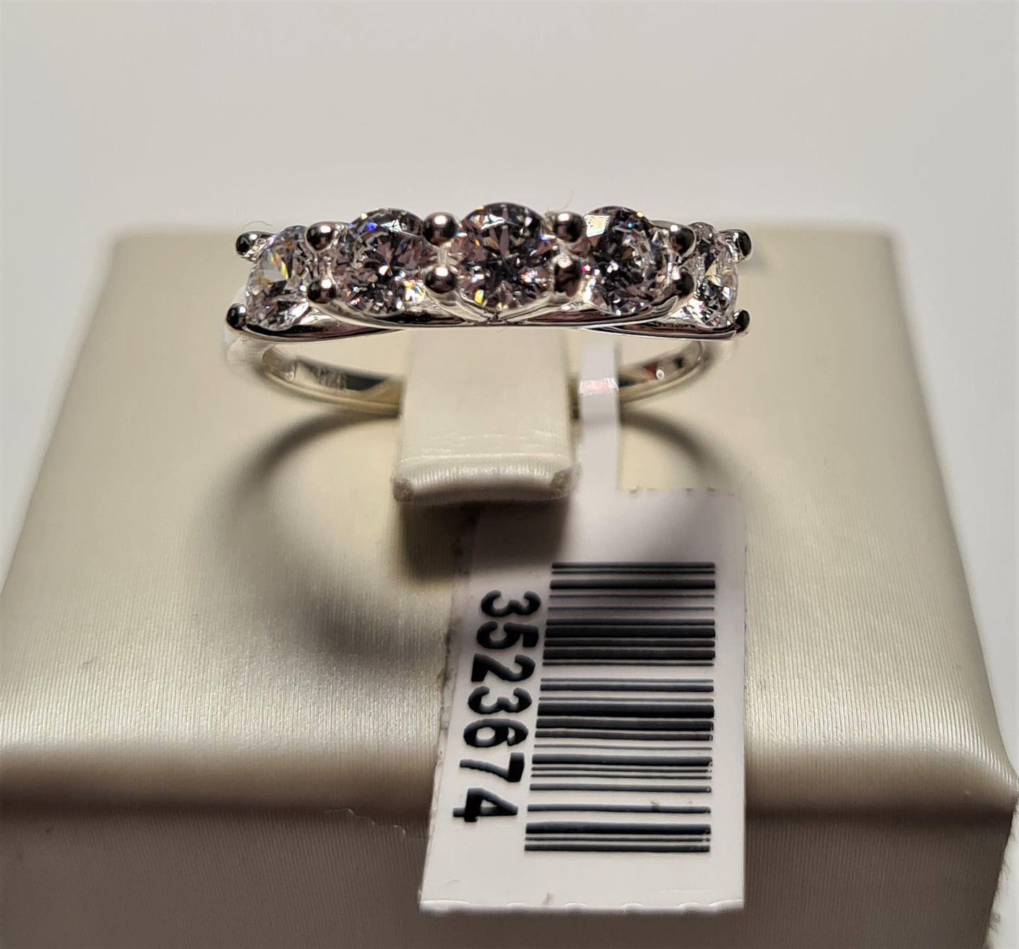 Swarovski Zirconia 5 Stone Ring 925 Sterling Silver SIZE O