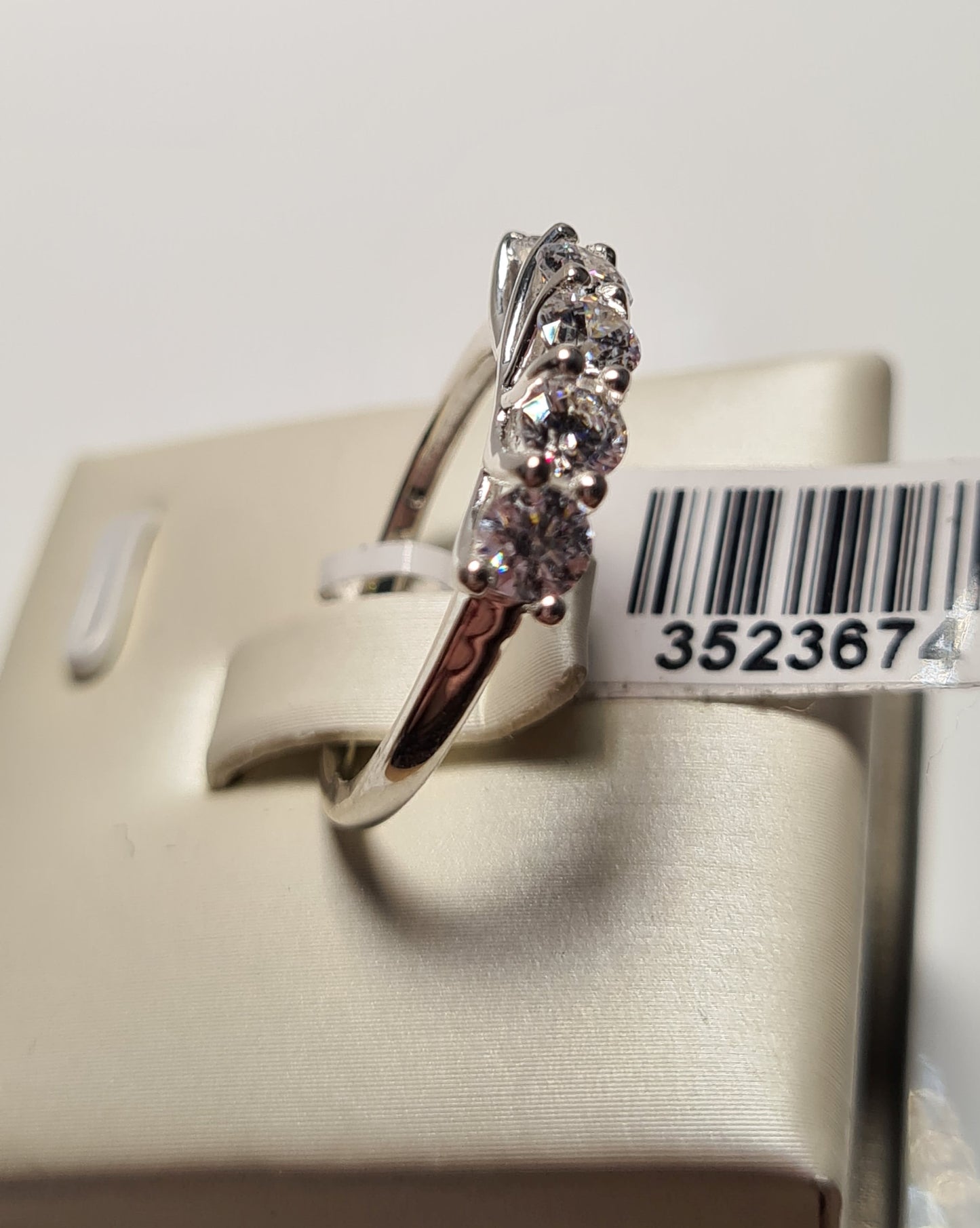 Swarovski Zirconia 5 Stone Ring 925 Sterling Silver SIZE O