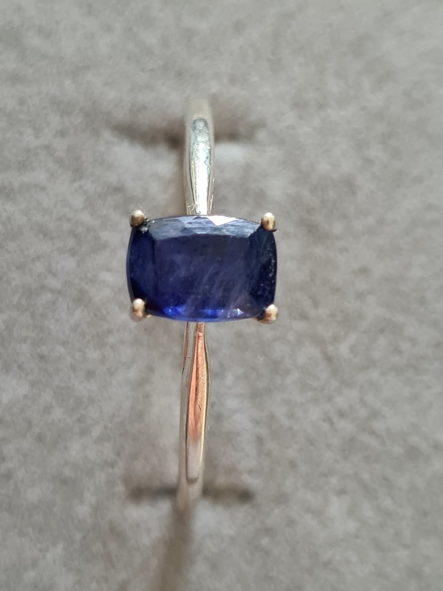 Masoala Sapphire Solitaire Ring sterling silver SIZE T