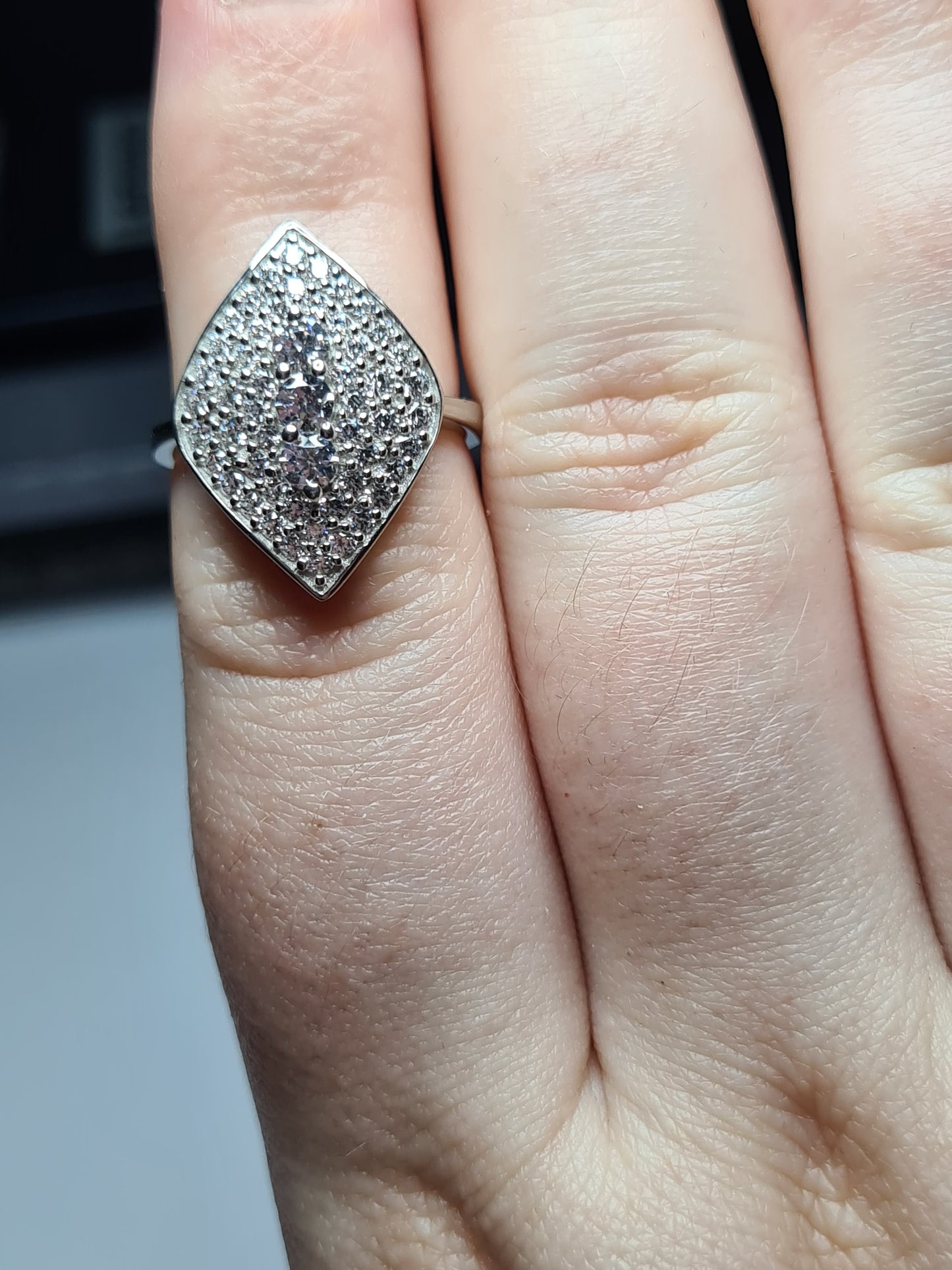 Contemporary Style Swarovski Zirconia Ring Sterling Silver SIZE L